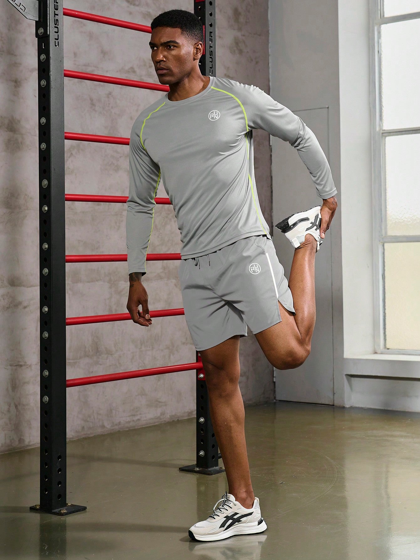 Manfinity Fitness Boyfriend Style Men Shorts Set Boyfriend Style Men Contrast Panel Sports Set, Athletic Suit, Tracksuit Workout Sets