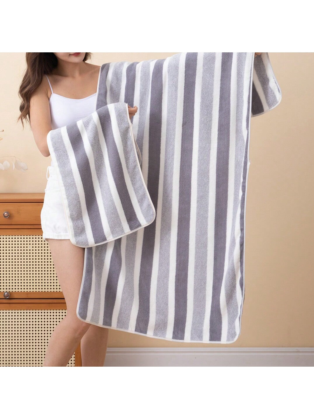 1pc Dark Blue Soft, Absorbent, Non-Shedding Wide Striped Coral Fleece Towel Or Bath Towel For Adults,For Hotel, Spa, Home Bathroom, Shower, Face Washing.