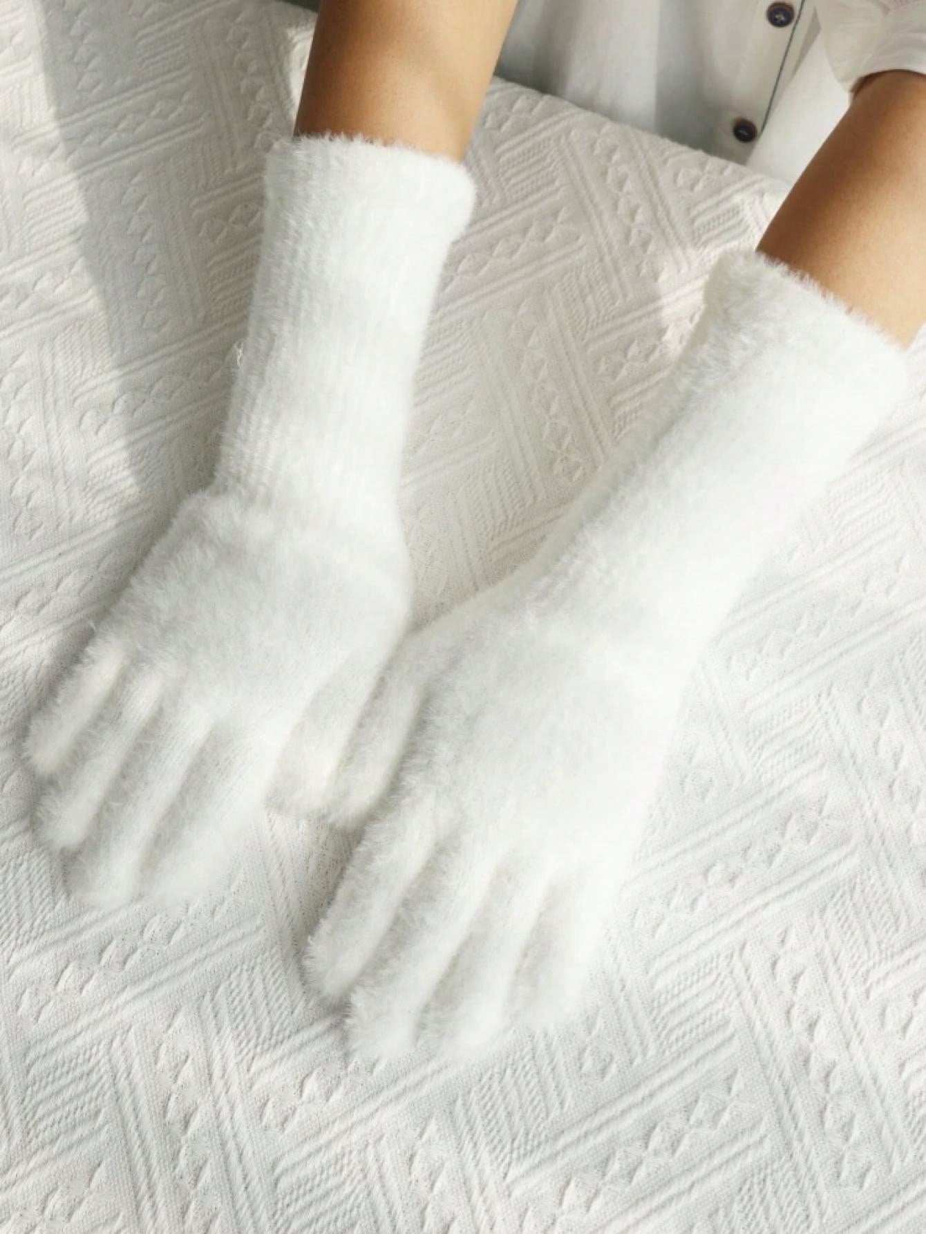 1 Pair Women's Elegant Solid Color Touchscreen Fuzzy Lined Warm Gloves For Autumn And Winter