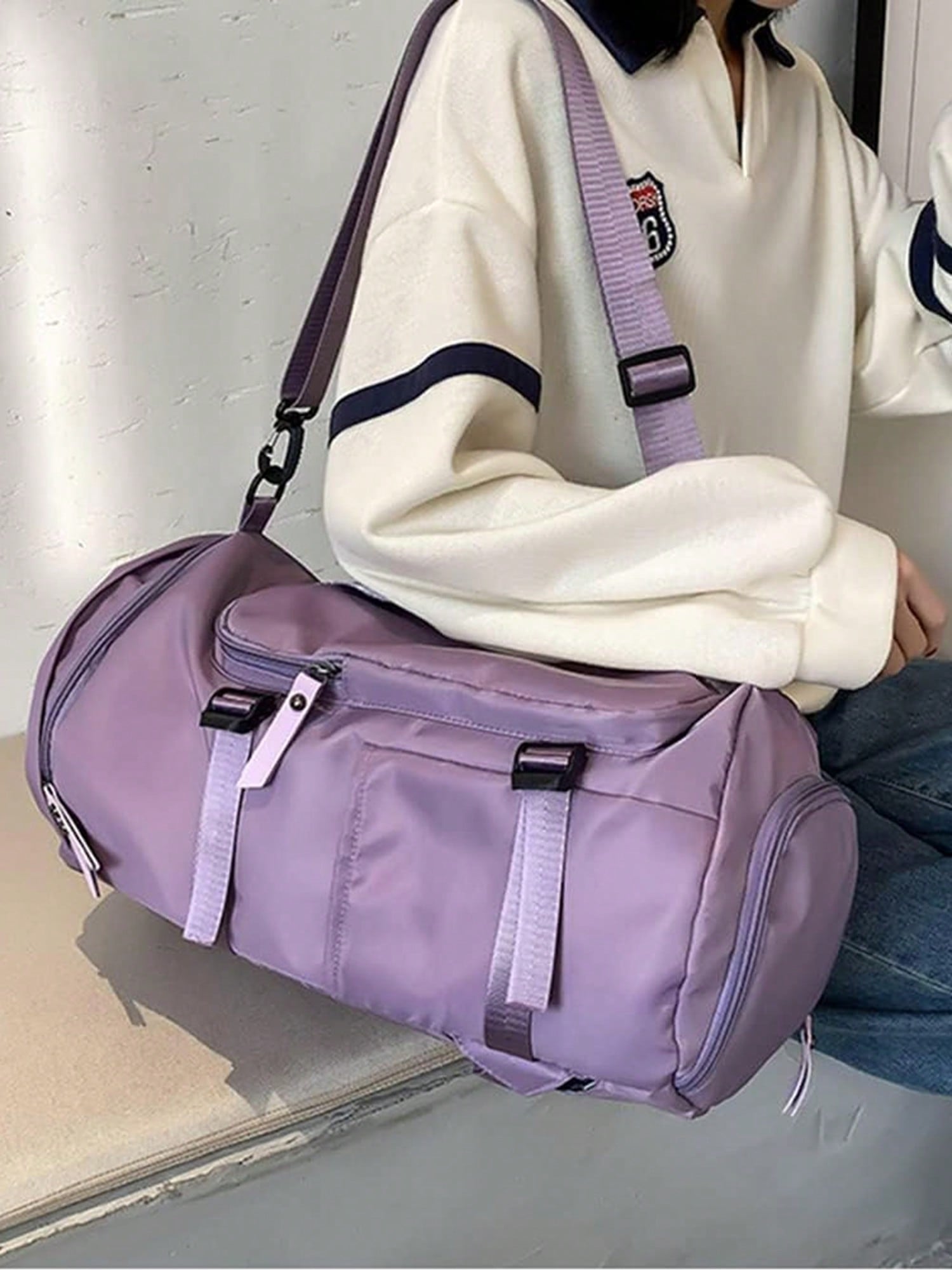 Unisex Sports Bag Shoulder Backpack Handheld Large Capacity Lightweight Travel Bag Sports Gym Bag