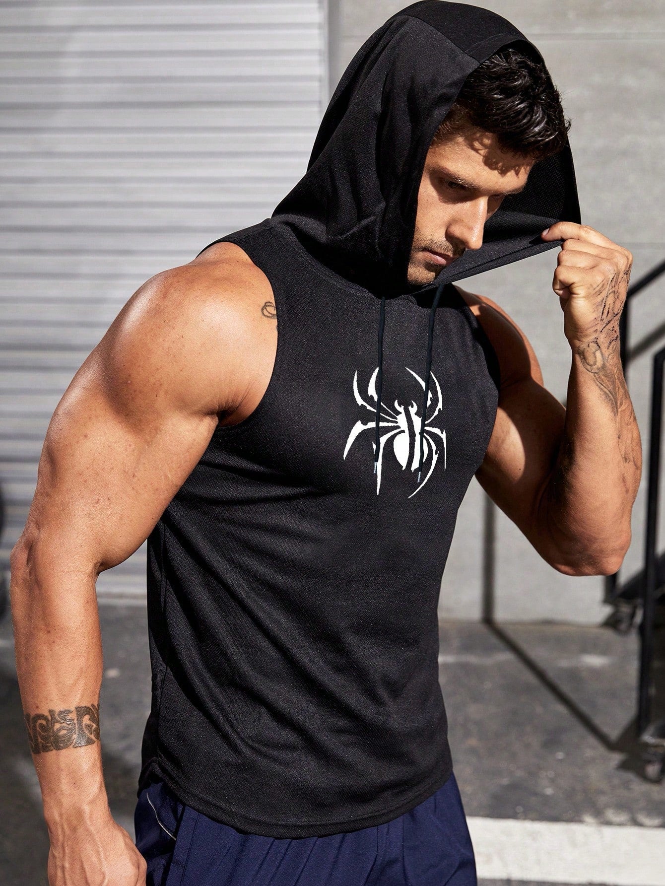 VitaFith New Spider Print Graphic Men Sleeveless Hoodie Muscle Tee For Sports