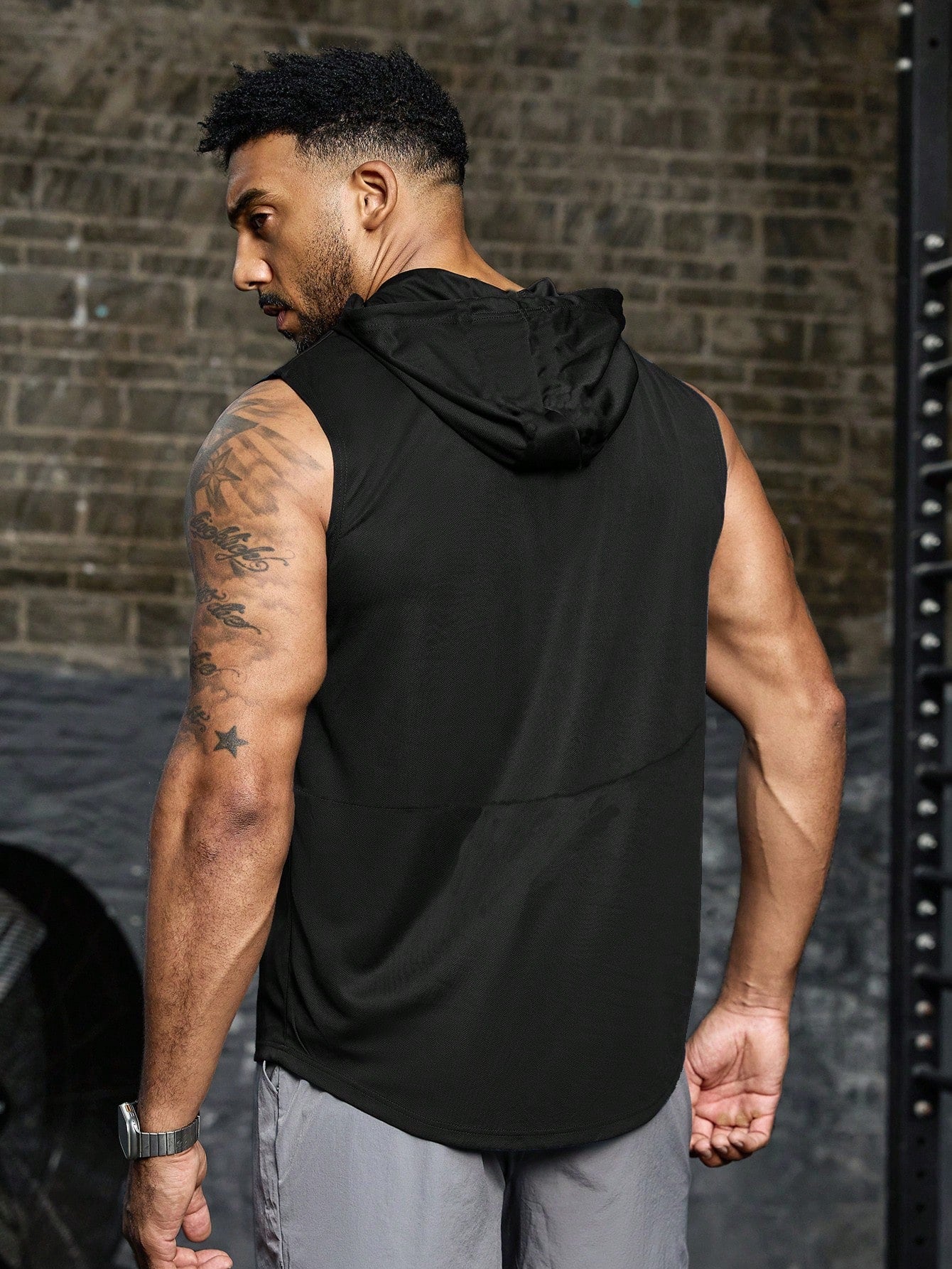 VitaFith New Spider Print Graphic Men Sleeveless Hoodie Muscle Tee For Sports