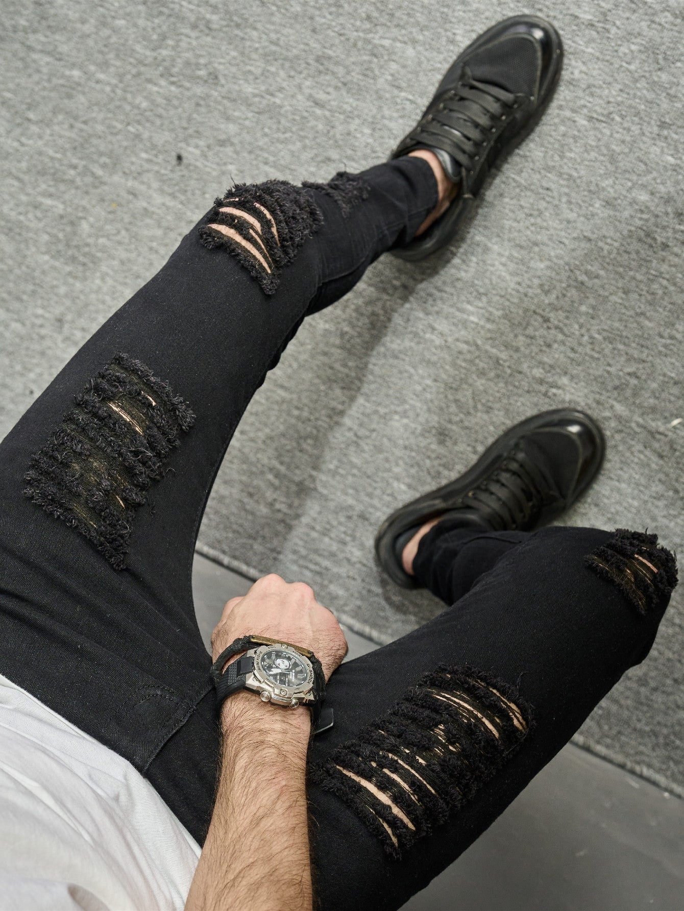 Manfinity LEGND Men Cotton Ripped Frayed Jeans Plain Slim Fit Long Plain Black Cargo Jeans, For Husband, Boyfriend Gifts