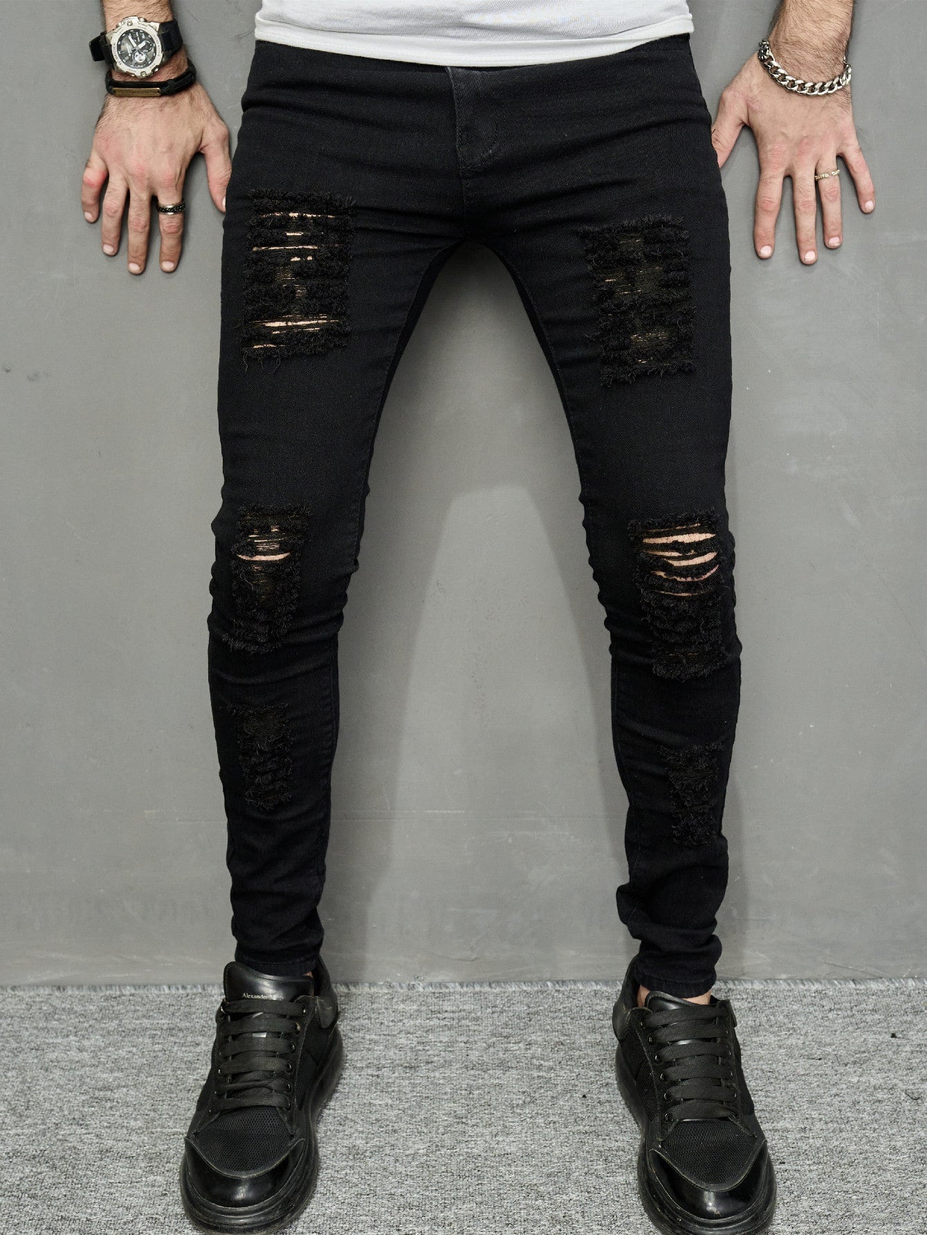 Manfinity LEGND Men Cotton Ripped Frayed Jeans Plain Slim Fit Long Plain Black Cargo Jeans, For Husband, Boyfriend Gifts