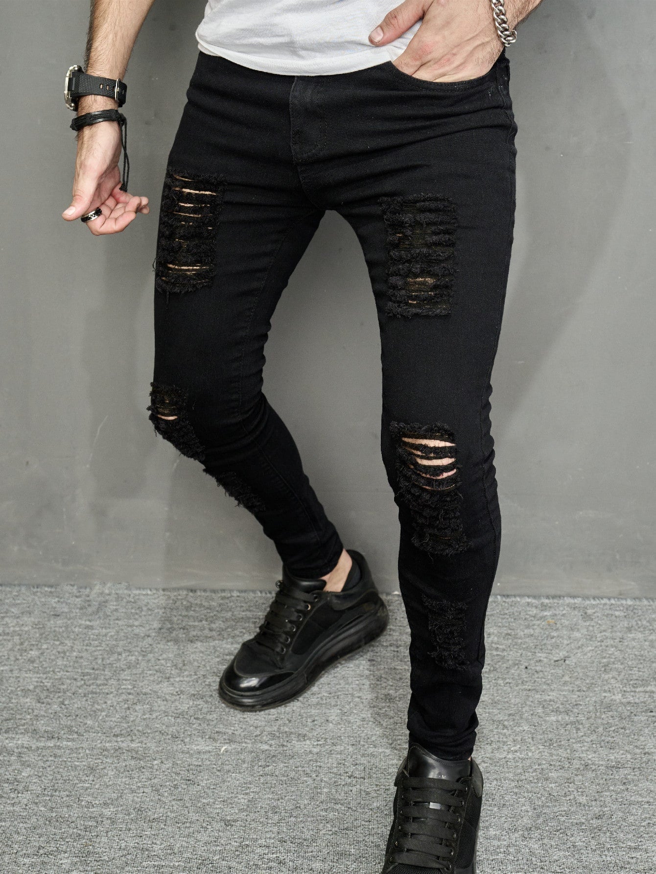 Manfinity LEGND Men Cotton Ripped Frayed Jeans Plain Slim Fit Long Plain Black Cargo Jeans, For Husband, Boyfriend Gifts