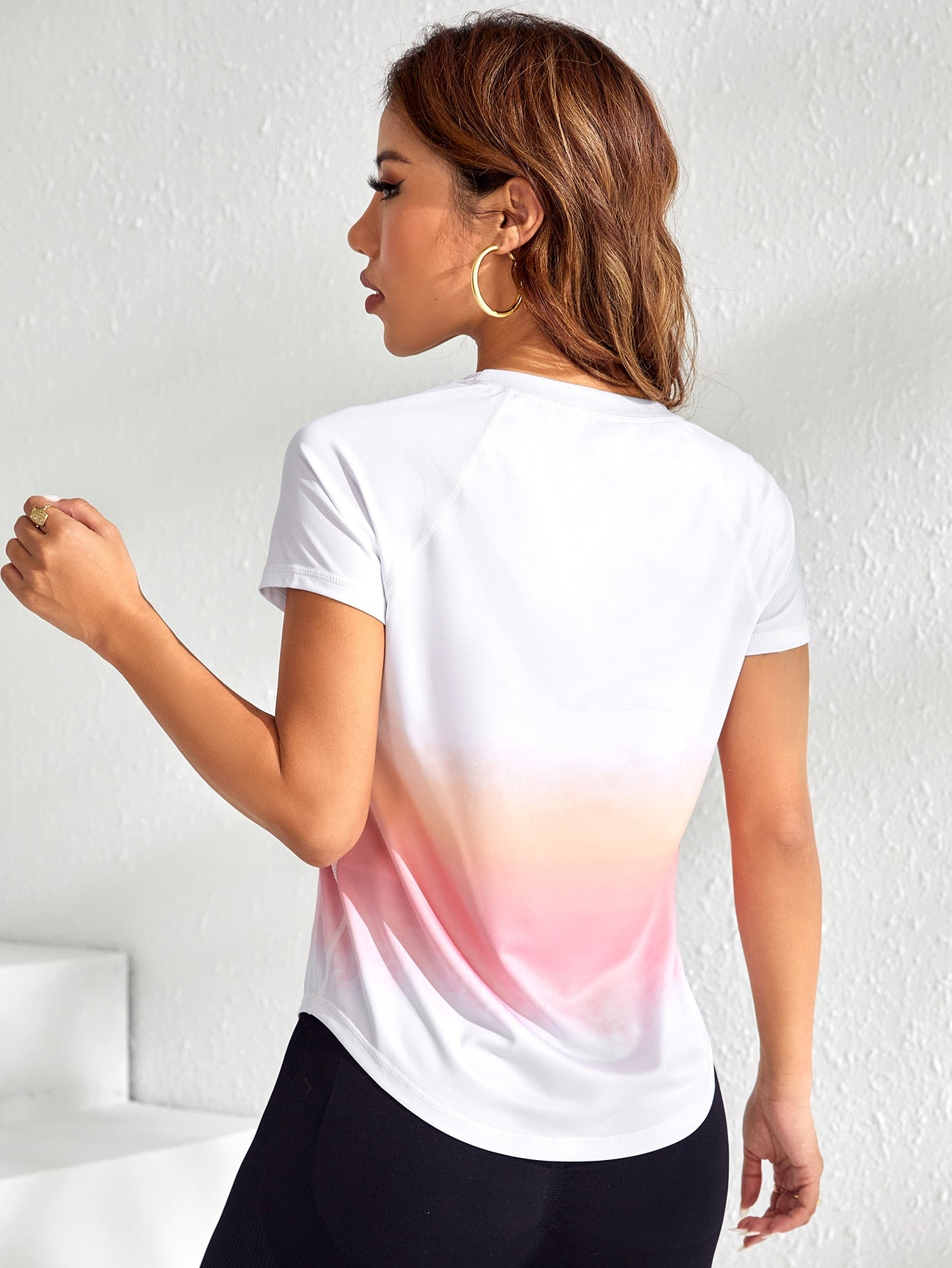 SHEIN Sport Exploreva Ombre Raglan Sleeve Curved Hem Sports Tee