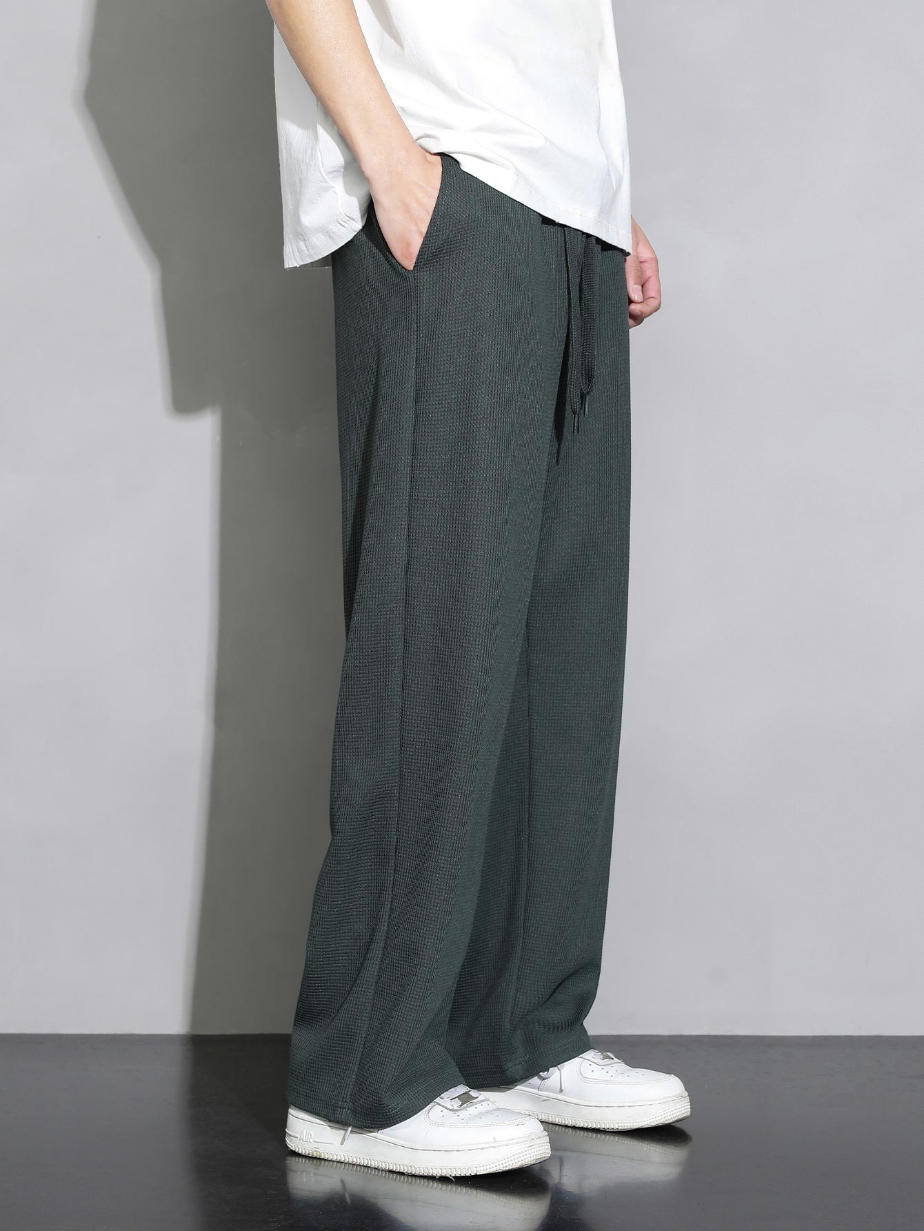 Men Drawstring Waist Wide Leg Pants