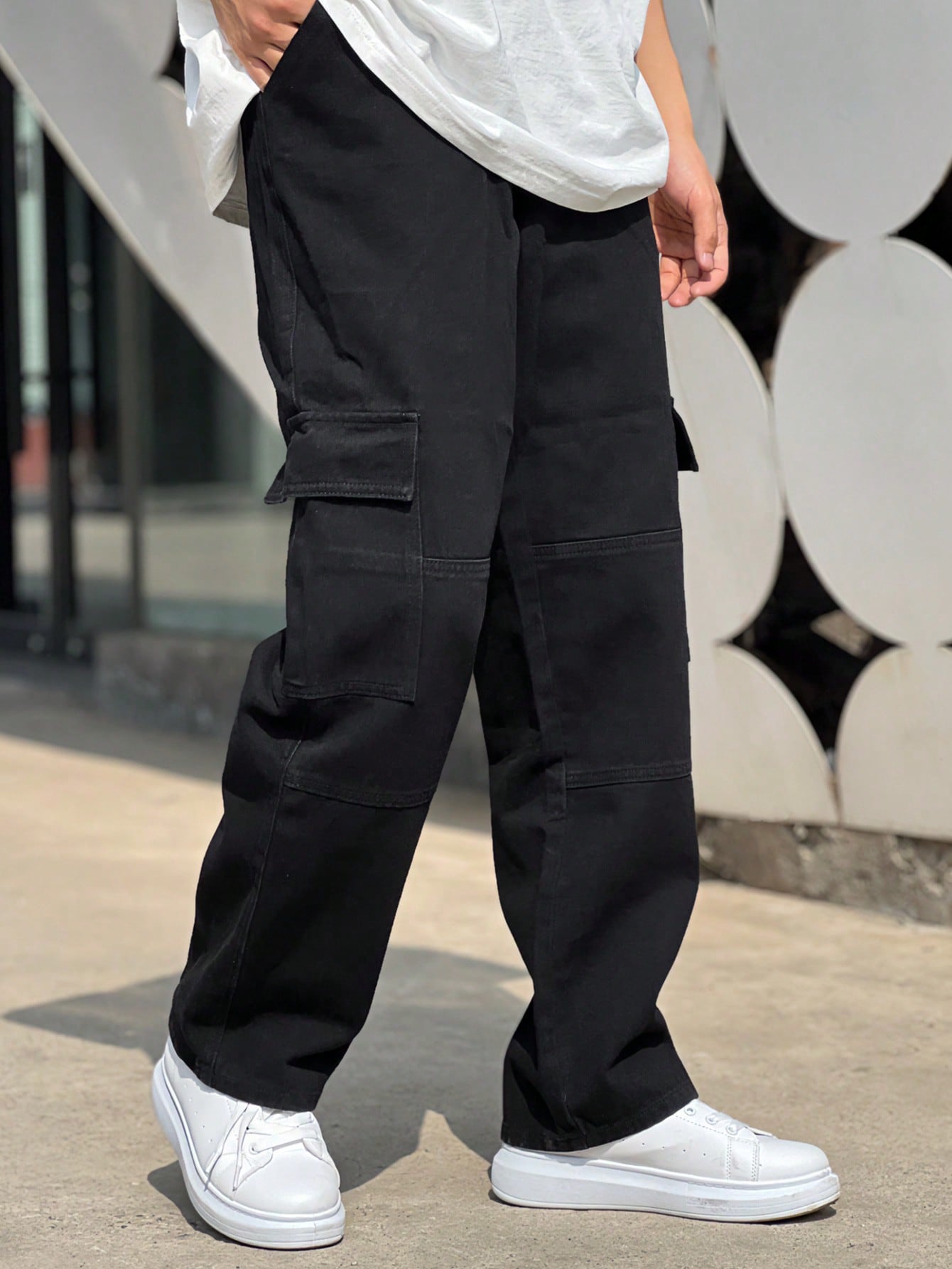 Manfinity Homme Loose Fit Men's Cargo Jeans With Flap Pockets On The Sides Plain Long Baggy Cargo Plain Black Washed Cargo Jeans, For Husband, Boyfriend Gifts