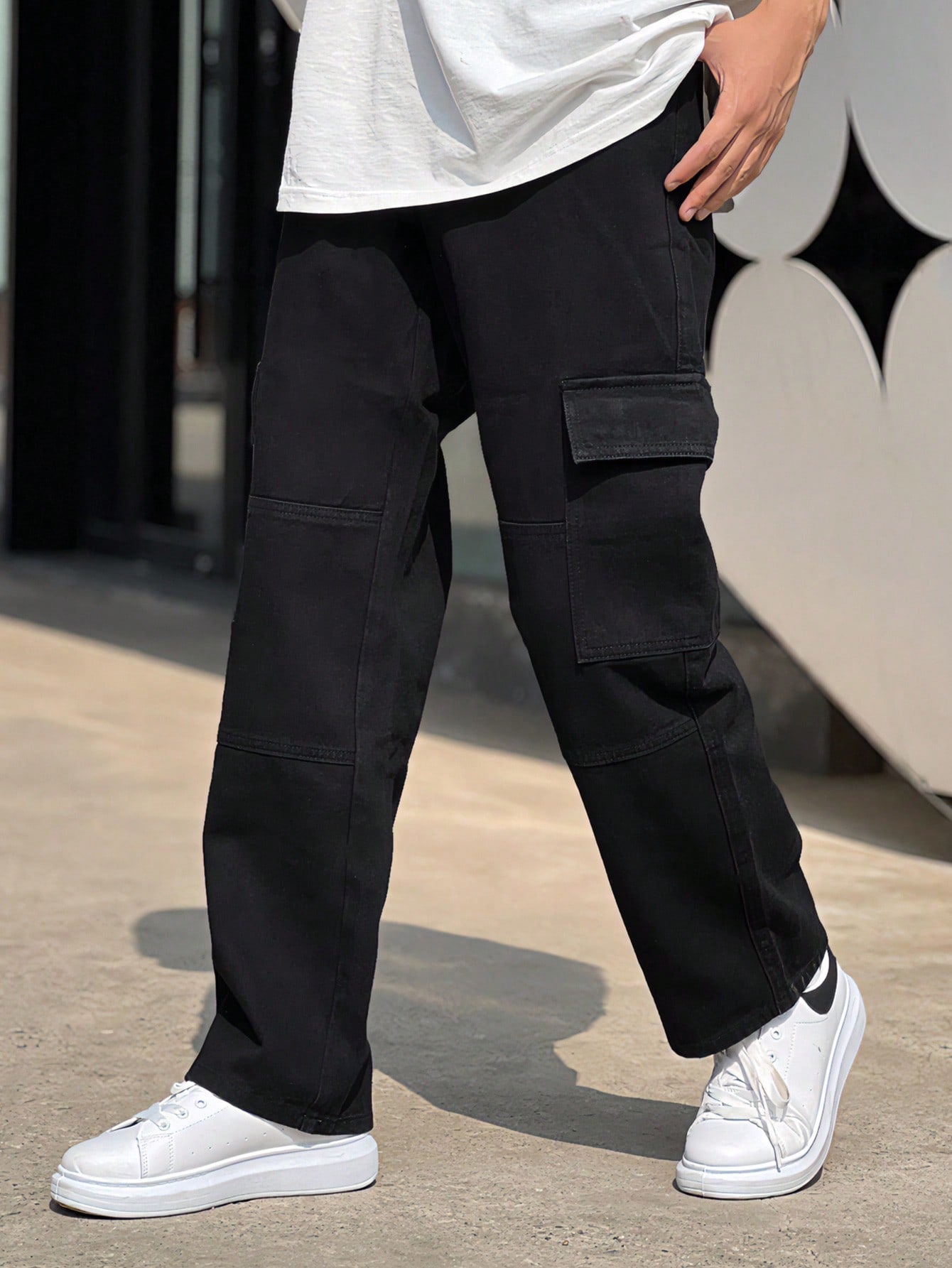 Manfinity Homme Loose Fit Men's Cargo Jeans With Flap Pockets On The Sides Plain Long Baggy Cargo Plain Black Washed Cargo Jeans, For Husband, Boyfriend Gifts