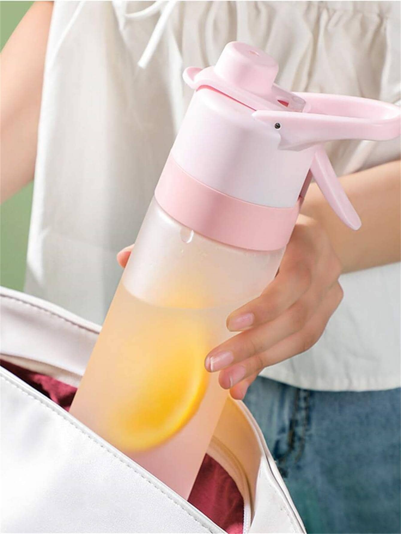 1PC 650ml girl's water bottle Outdoor sports fitness water cup Large capacity spray bottle beverage travel bottle