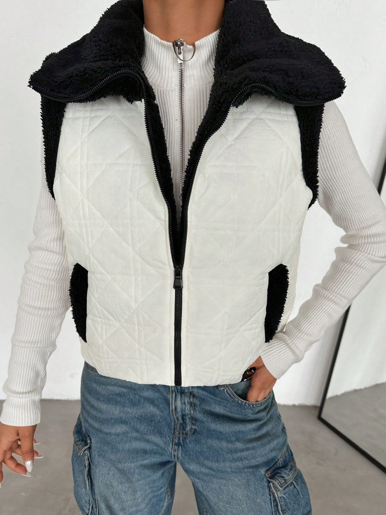 Contrast Trim Zip Up Quilted Vest Coat