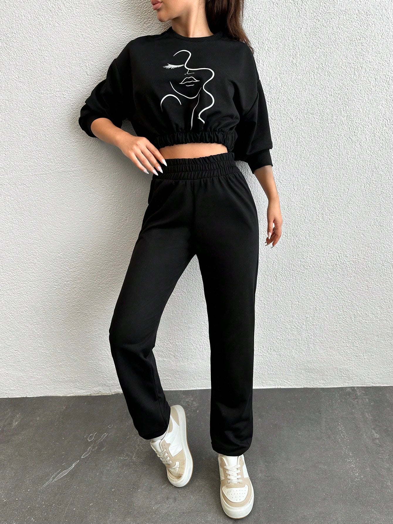 Figure Graphic Drop Shoulder Crop Sweatshirt