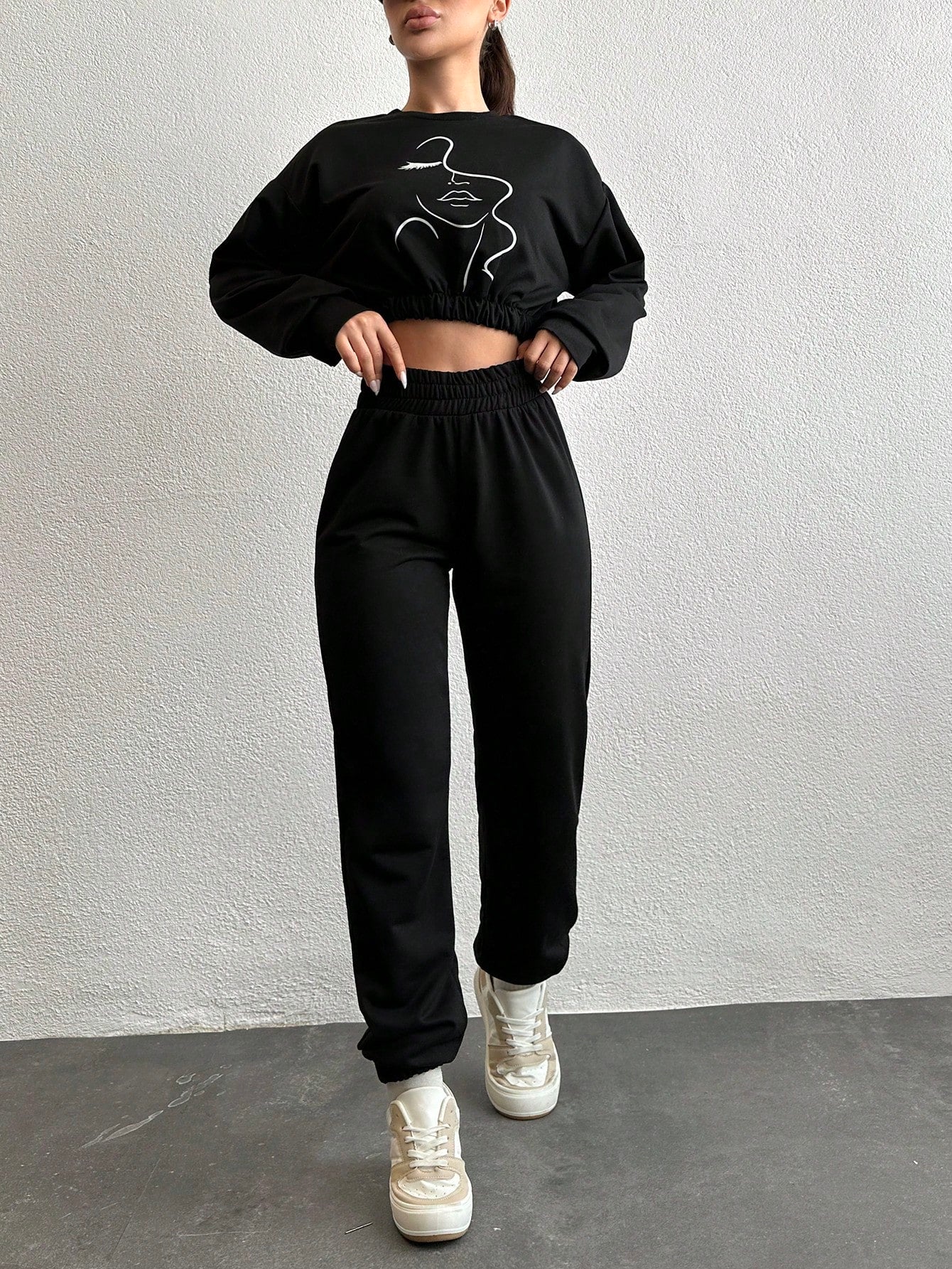 Figure Graphic Drop Shoulder Crop Sweatshirt