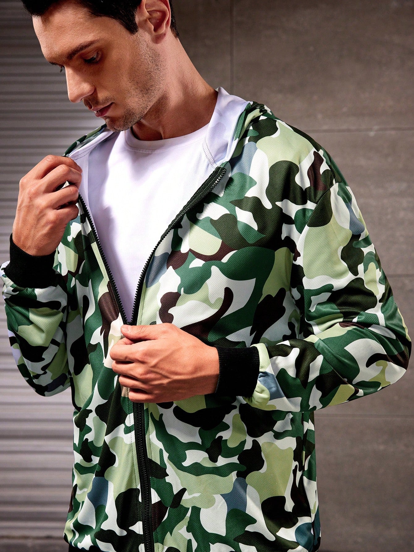 Manfinity Sport Corelite Men's Camouflage Zipper Closure Sports Hoodie Workout Tops