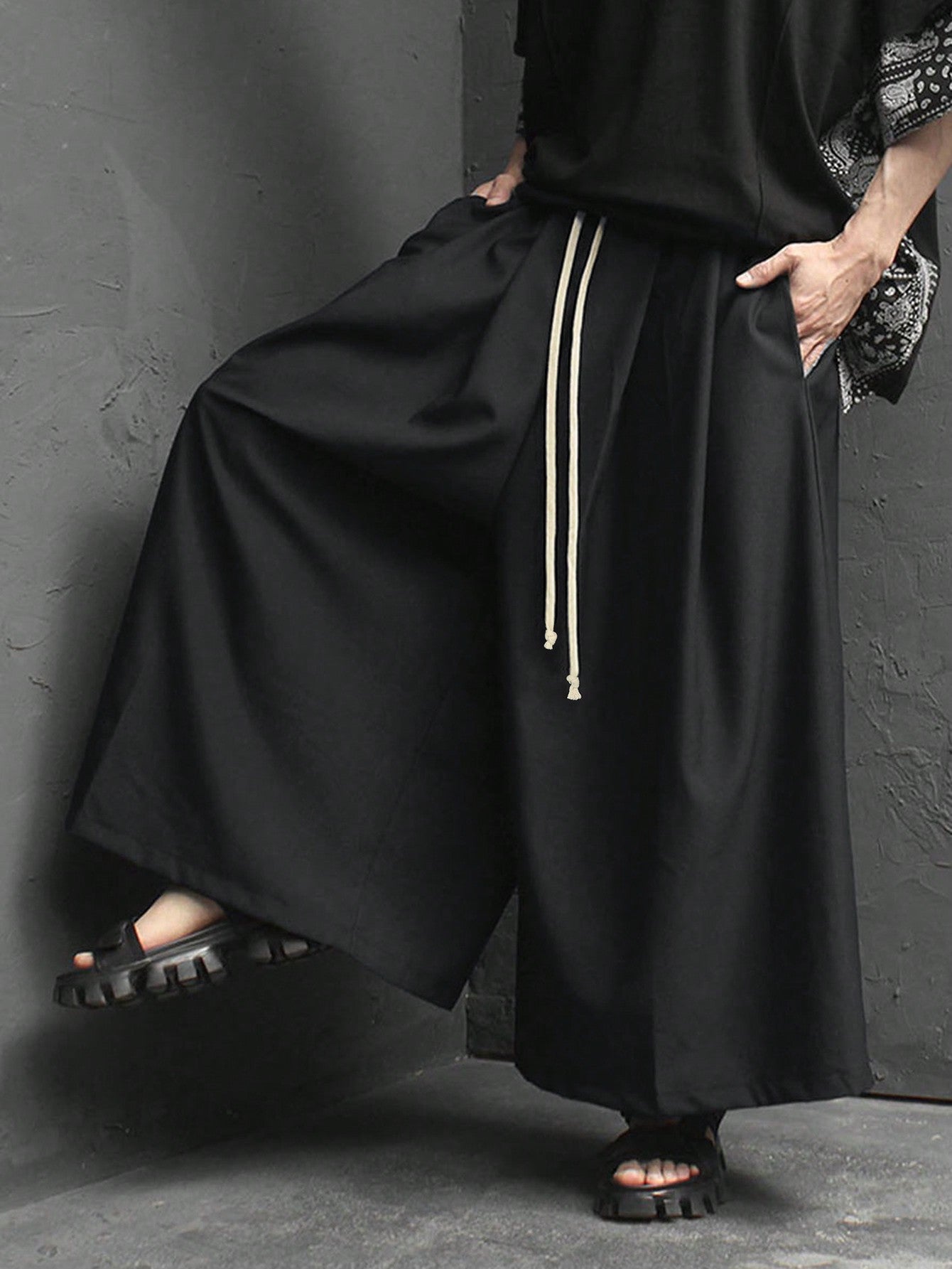 Manfinity Hypemode Men's Drawstring Waist Wide Leg Pants Oversize Long Slacks Plain Black Going Out