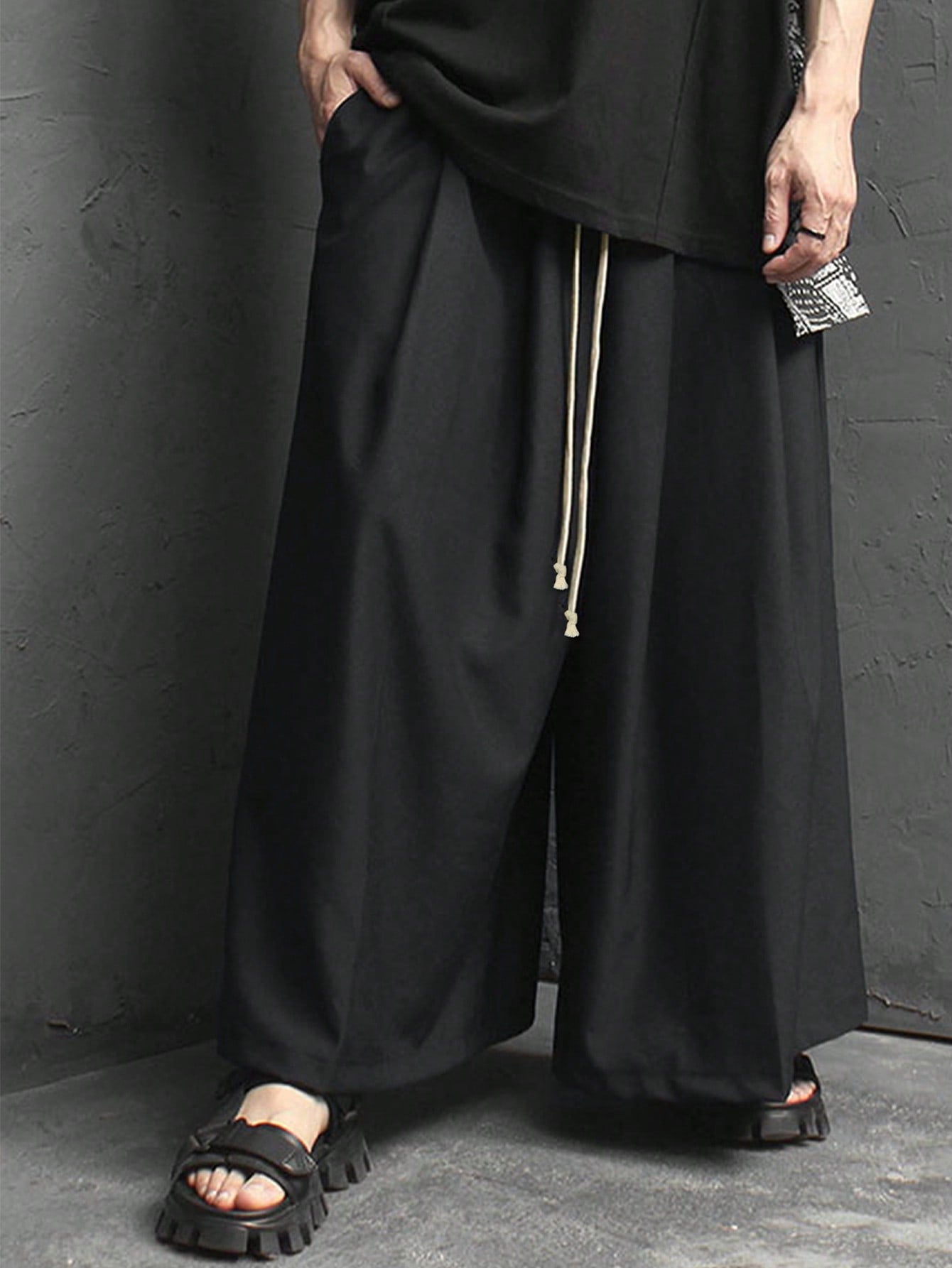 Manfinity Hypemode Men's Drawstring Waist Wide Leg Pants Oversize Long Slacks Plain Black Going Out