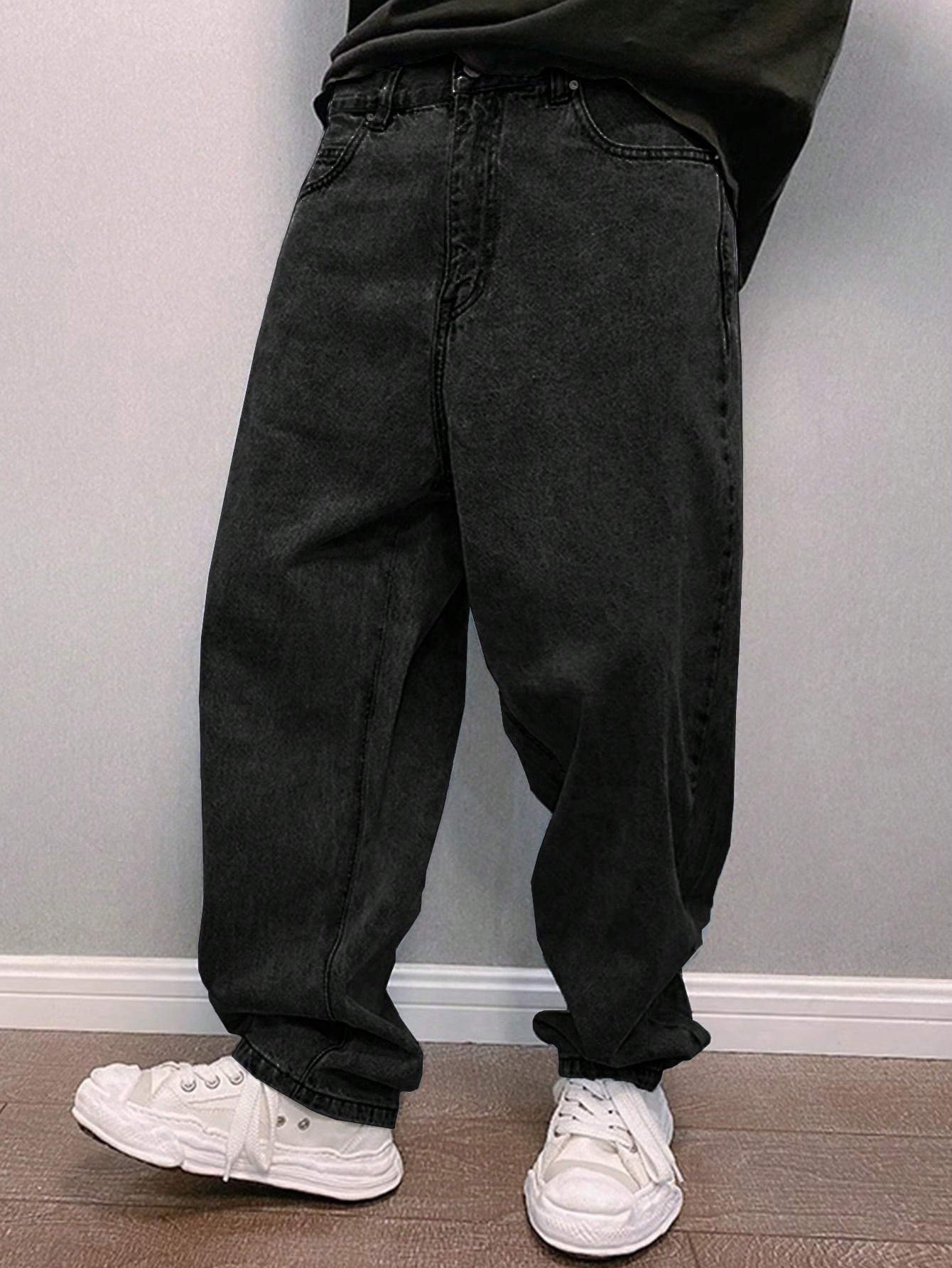 Manfinity Hypemode Loose Fit Men's Straight Leg Jeans With Slant Pockets Baggy Oversize Long Washed Skater Jean Cargo Plain Light Blue Going Out Y2K Friends