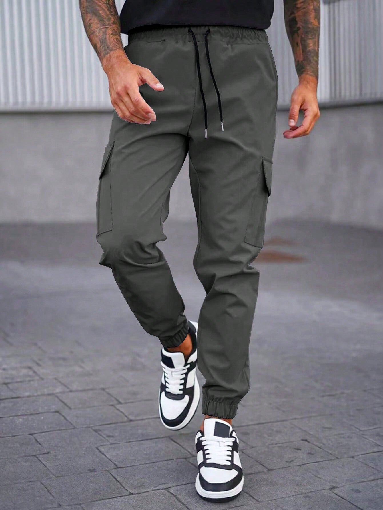 Manfinity LEGND Men's Solid Color Drawstring Waist Cargo Jogger Pants