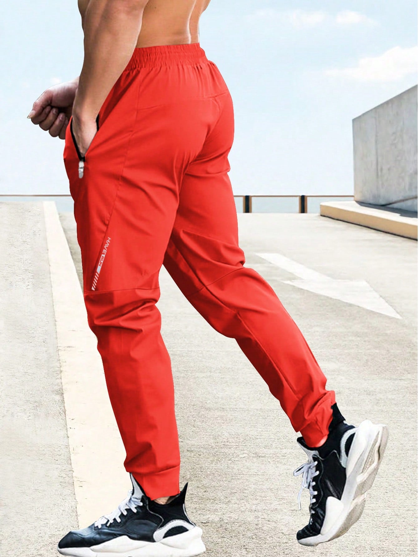 Manfinity Sport Corelite Boyfriend Style Men Drawstring Waist Zip Pocket Sports Pants