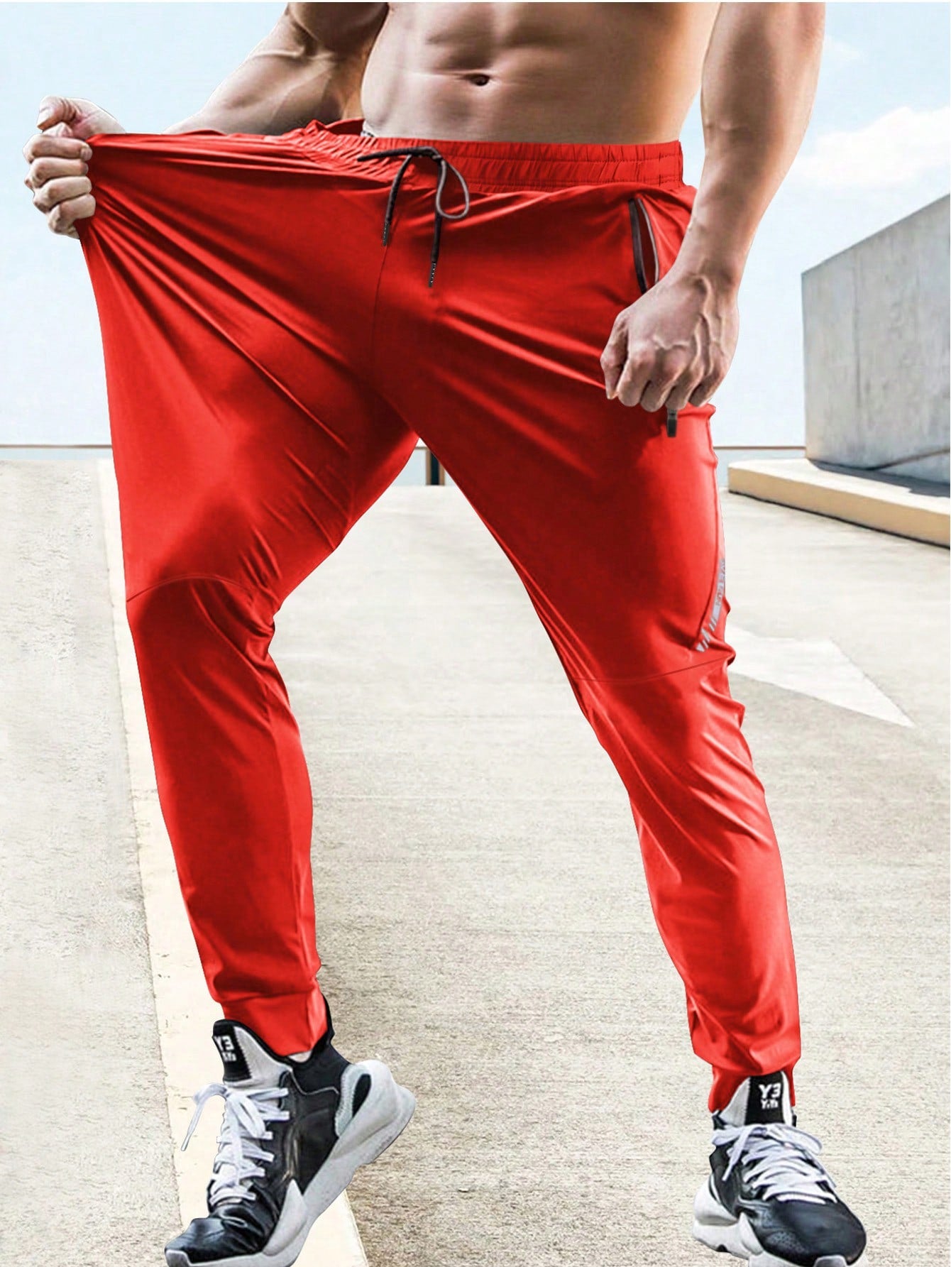 Manfinity Sport Corelite Boyfriend Style Men Drawstring Waist Zip Pocket Sports Pants