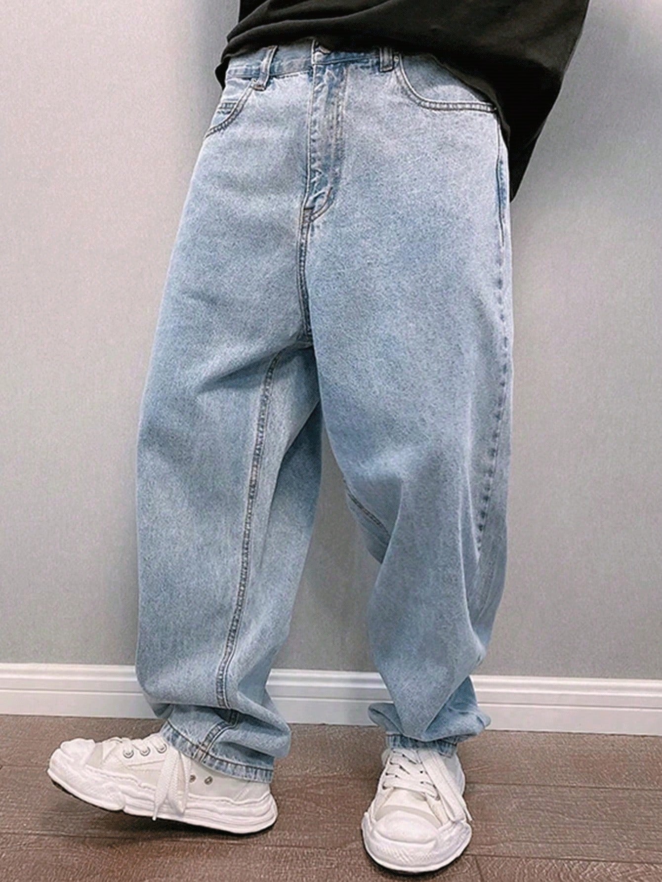 Manfinity Hypemode Loose Fit Men's Straight Leg Jeans With Slant Pockets Baggy Oversize Long Washed Skater Jean Cargo Plain Light Blue Going Out Y2K Friends