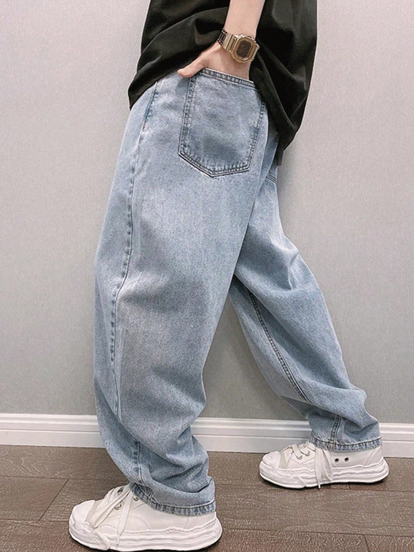Manfinity Hypemode Loose Fit Men's Straight Leg Jeans With Slant Pockets Baggy Oversize Long Washed Skater Jean Cargo Plain Light Blue Going Out Y2K Friends