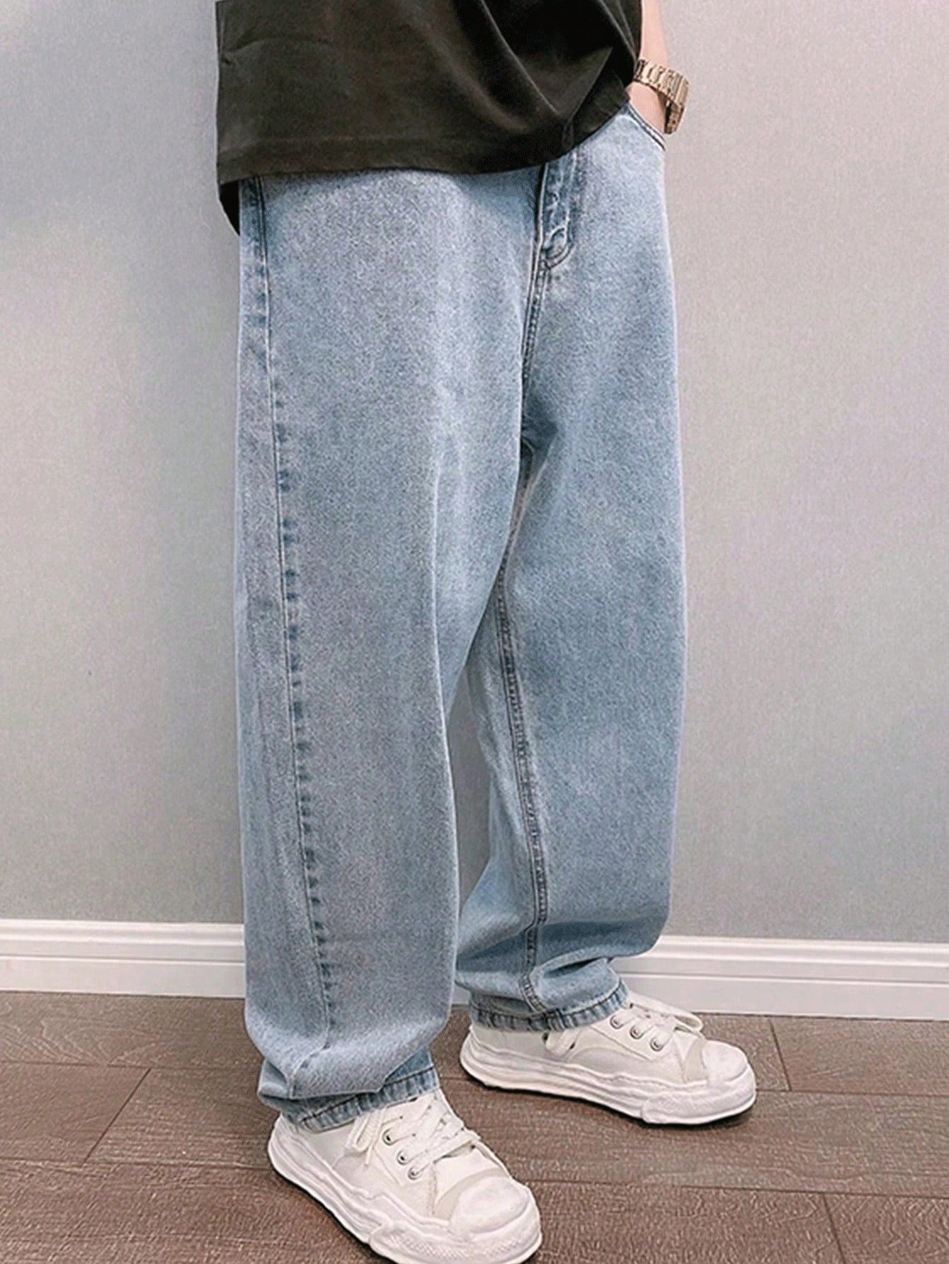 Manfinity Hypemode Loose Fit Men's Straight Leg Jeans With Slant Pockets Baggy Oversize Long Washed Skater Jean Cargo Plain Light Blue Going Out Y2K Friends