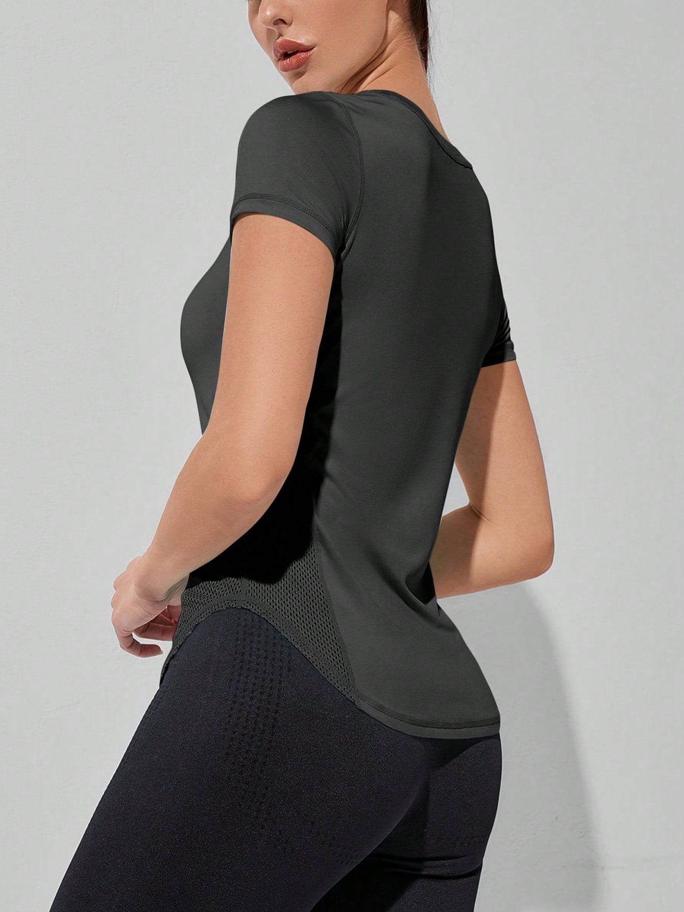 SHEIN Sport Studio Fashionable Short Sleeve Sports T-Shirt With Breathable, Sweat-Wicking And Quick-Drying Mesh Panels