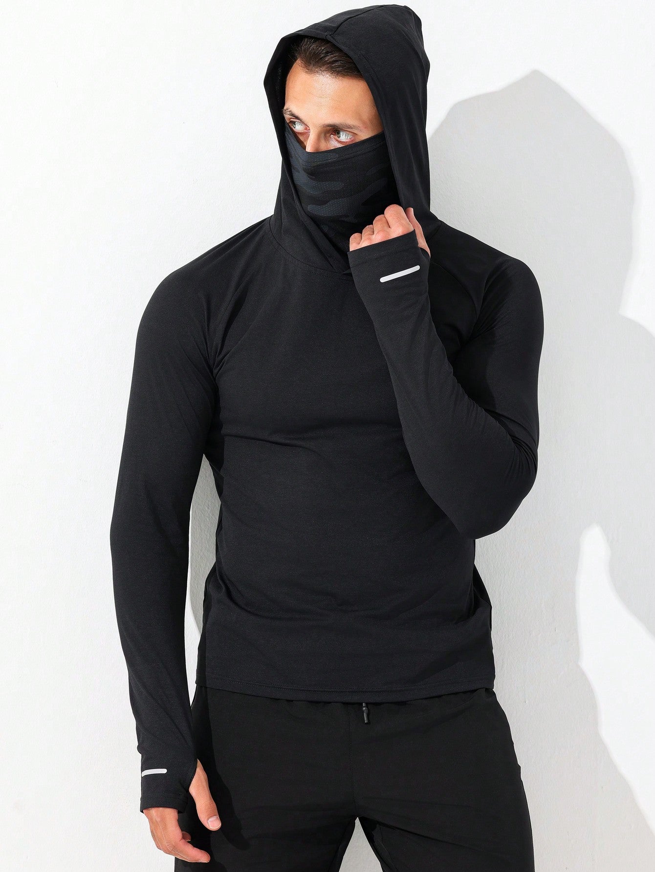 Manfinity Boyfriend Style Men's Solid Color Hooded Finger Sleeve Leisure Sports Sweatshirt Boyfriend Style Men Sweatshirt Balaclava Hoodieninja Hoodiemaskert Active Wearturtle Neck Top Menturtle Neck Long Sleeve Men