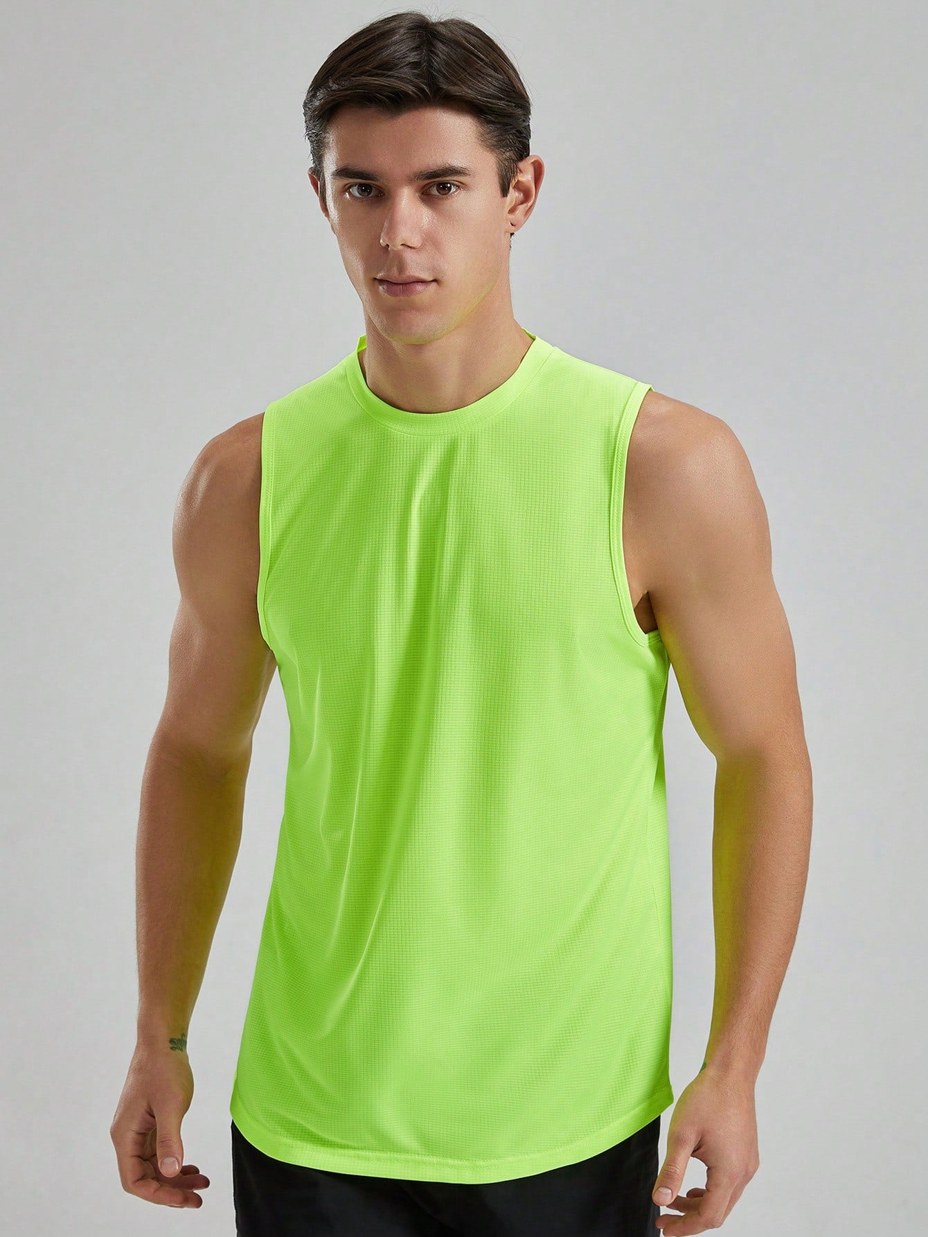 Men's Sleeveless Workout Tank Top, Lightweight Quick-Dry Athletic T-Shirt For Fitness