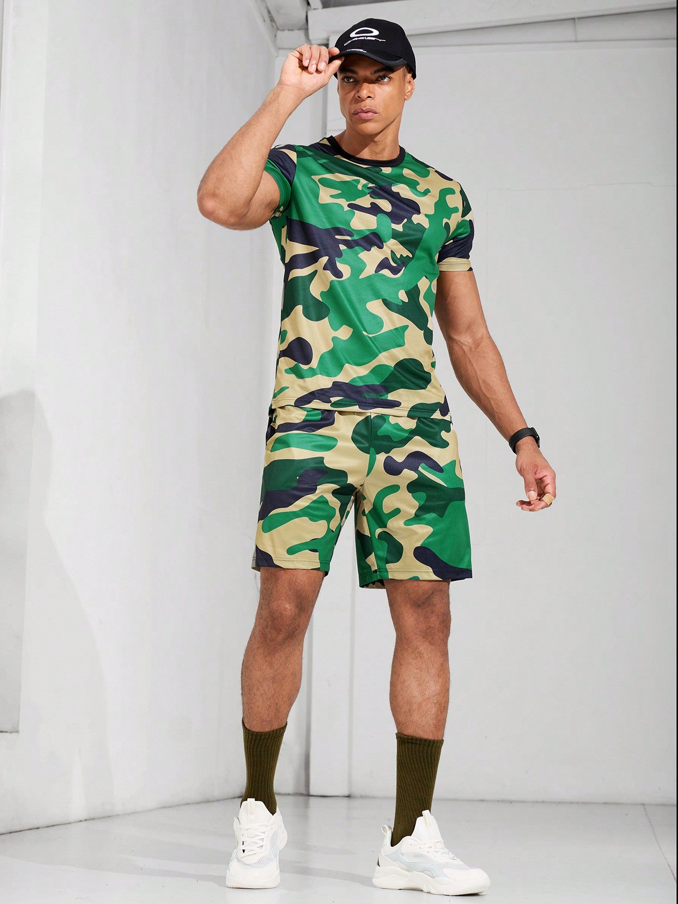 Boyfriend Style Men Camo Print Sports Tee