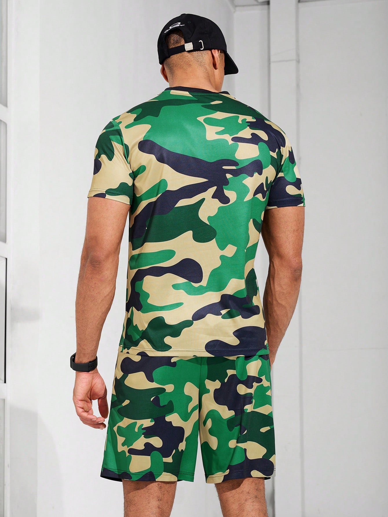 Boyfriend Style Men Camo Print Sports Tee