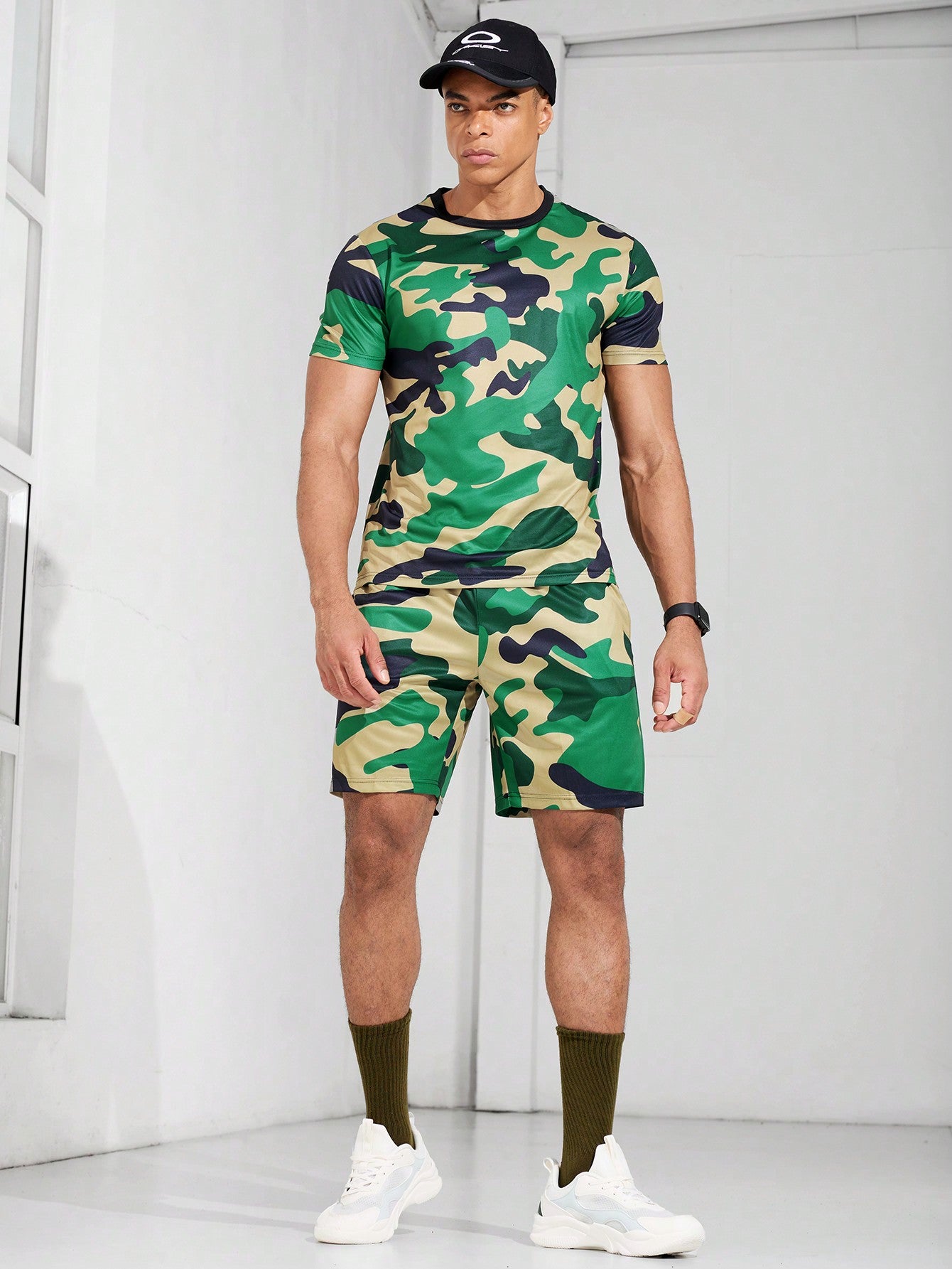 Boyfriend Style Men Camo Print Sports Tee