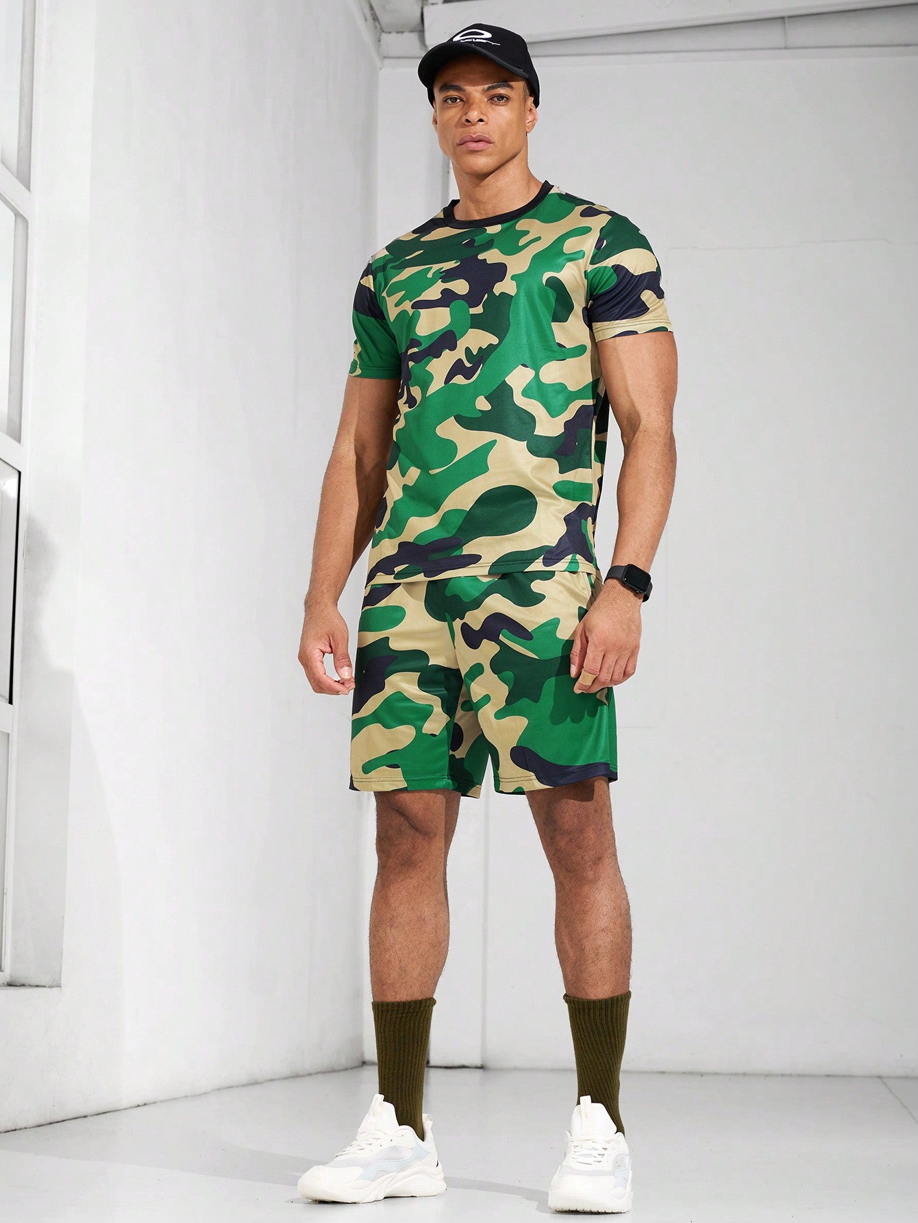 Boyfriend Style Men Camo Print Sports Tee