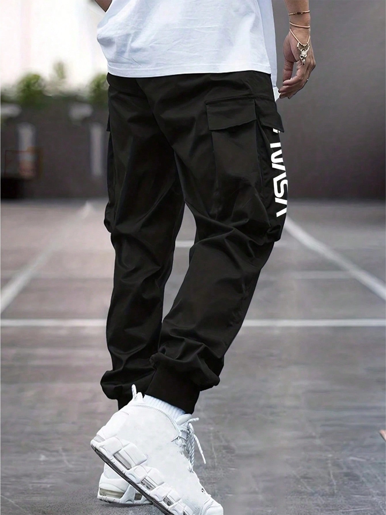 Men's Letter Print Cargo Pants With Multiple Pockets