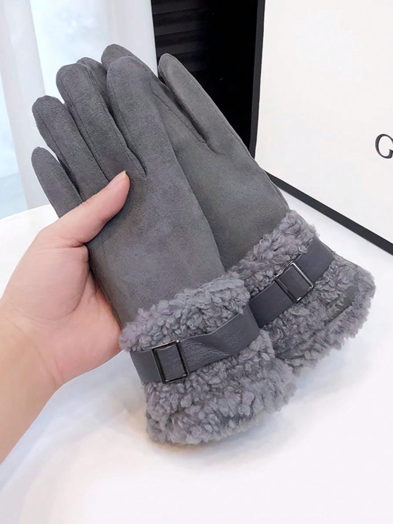 Women's Winter Gloves, Fleece Lined Thick Warm Touchscreen Windproof Waterproof Suede Outdoor Ski Snow Gloves With Sherpa Lining