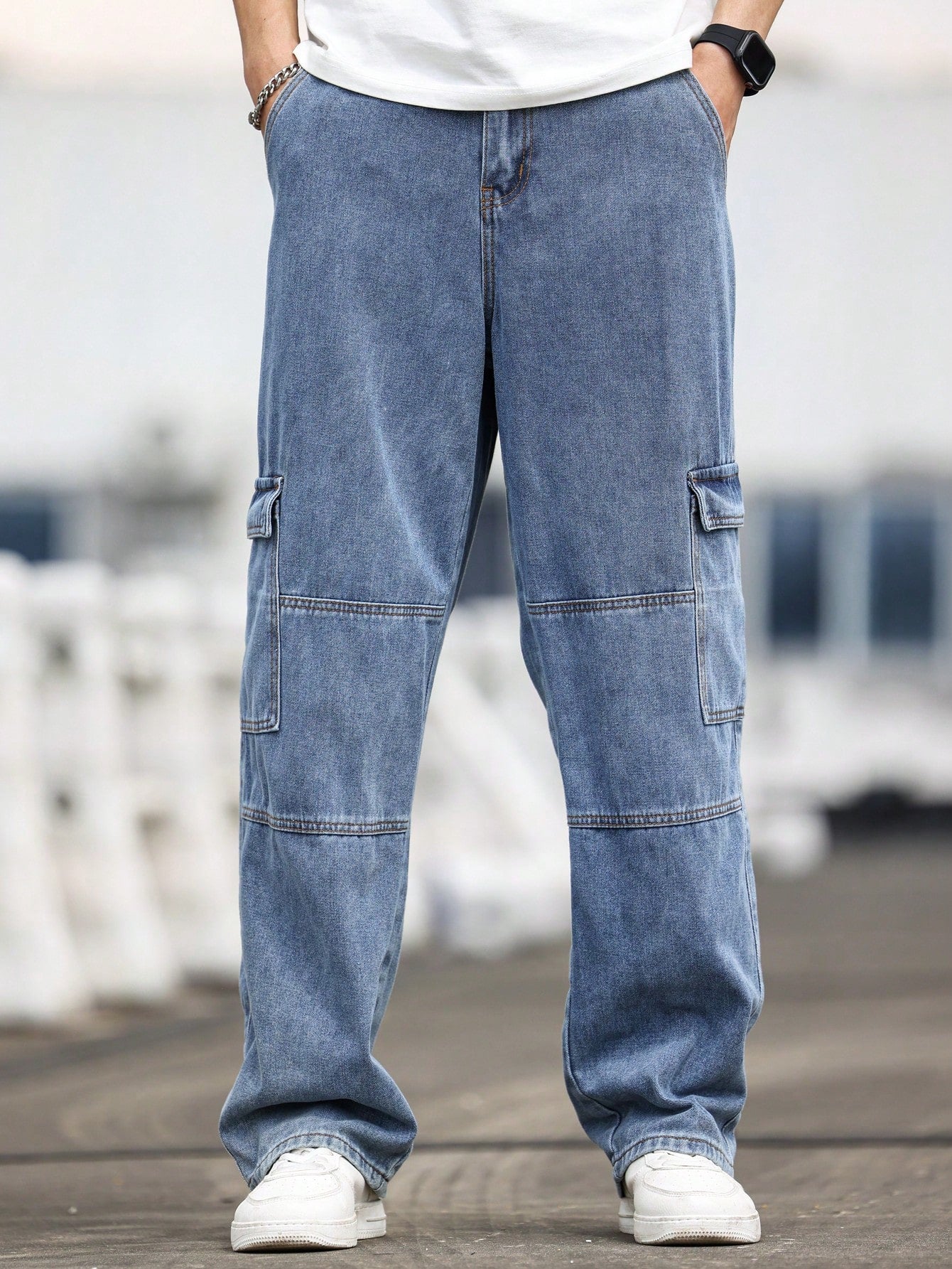 Manfinity Homme Loose Fit Men's Cargo Jeans With Flap Pockets On The Sides Plain Long Baggy Cargo Plain Black Washed Cargo Jeans, For Husband, Boyfriend Gifts