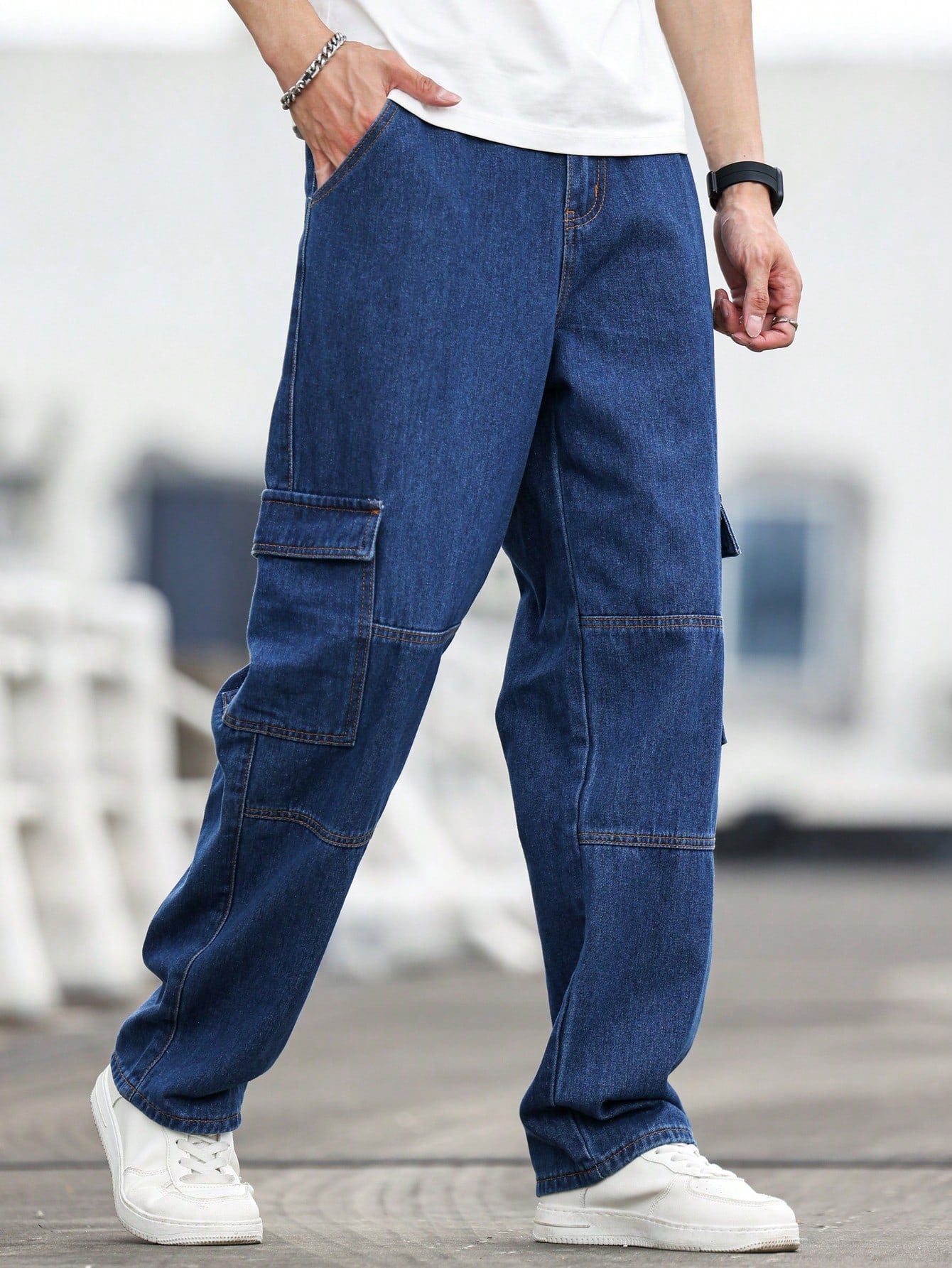 Manfinity Homme Loose Fit Men's Cargo Jeans With Flap Pockets On The Sides Plain Long Baggy Cargo Plain Black Washed Cargo Jeans, For Husband, Boyfriend Gifts
