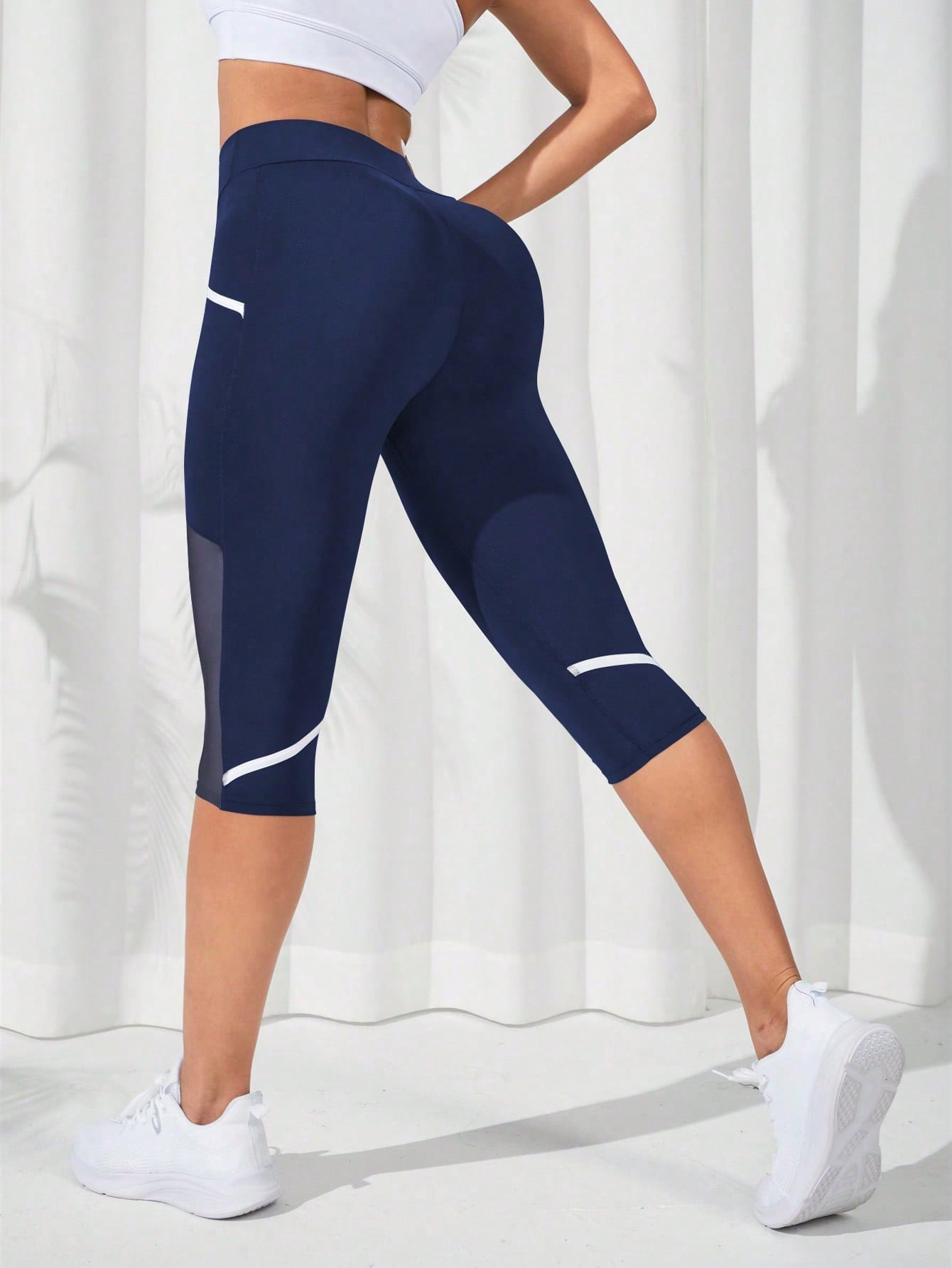 SHEIN Sport Studio Contrast Mesh Insert Capri Sports Leggings