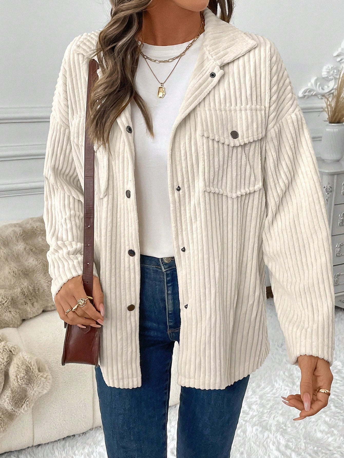 LUNE Notched Collar Metal Buckle Front Dual Pocket Corduroy Texture Shirt Style Jacket, Casual And Elegant Outerwear For Women, Suitable For Autumn And Winter