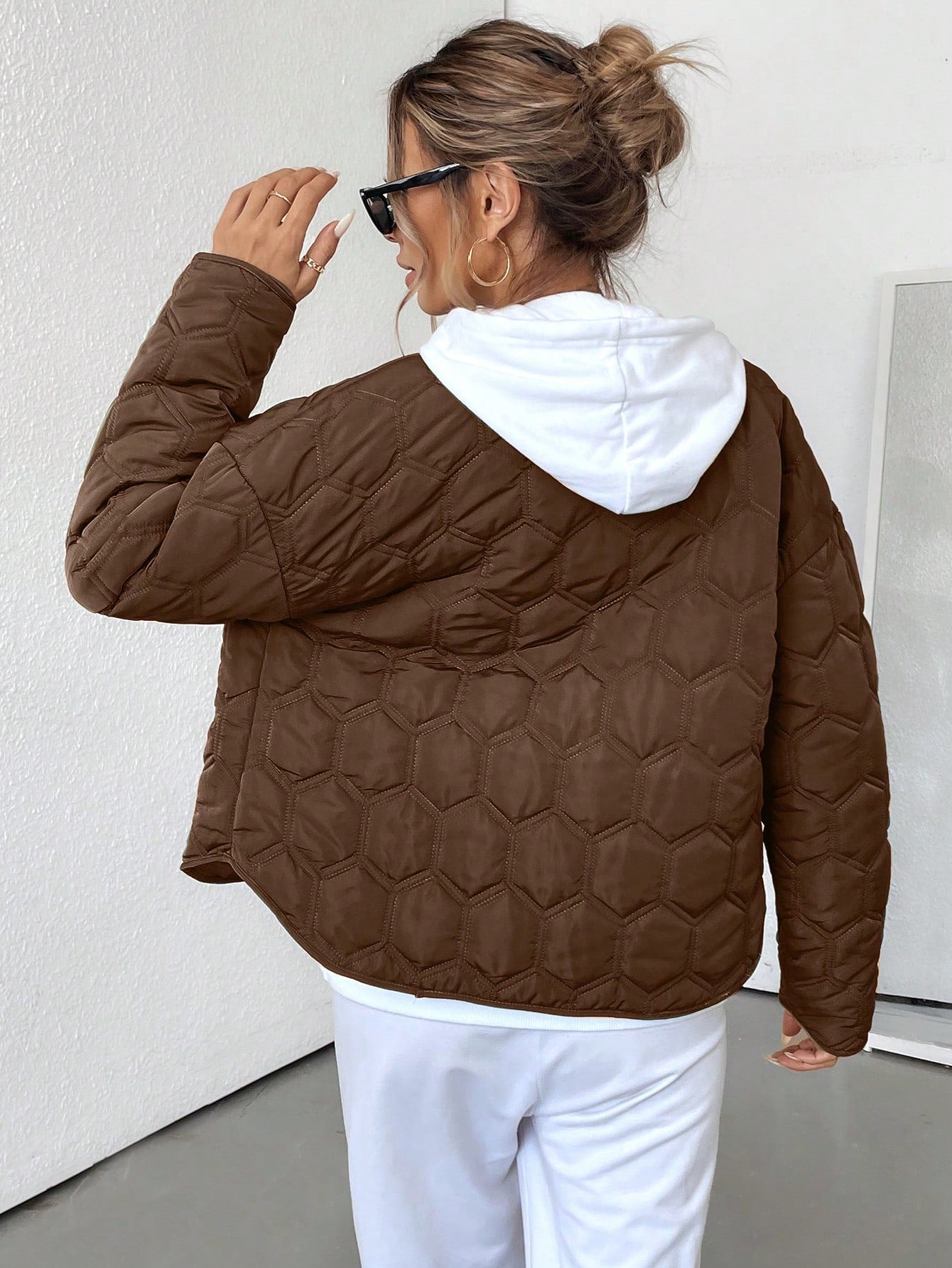 Aveloria Affinna Fashionable Casual Geometric Pattern Round Neck Pocket Puffer Jacket