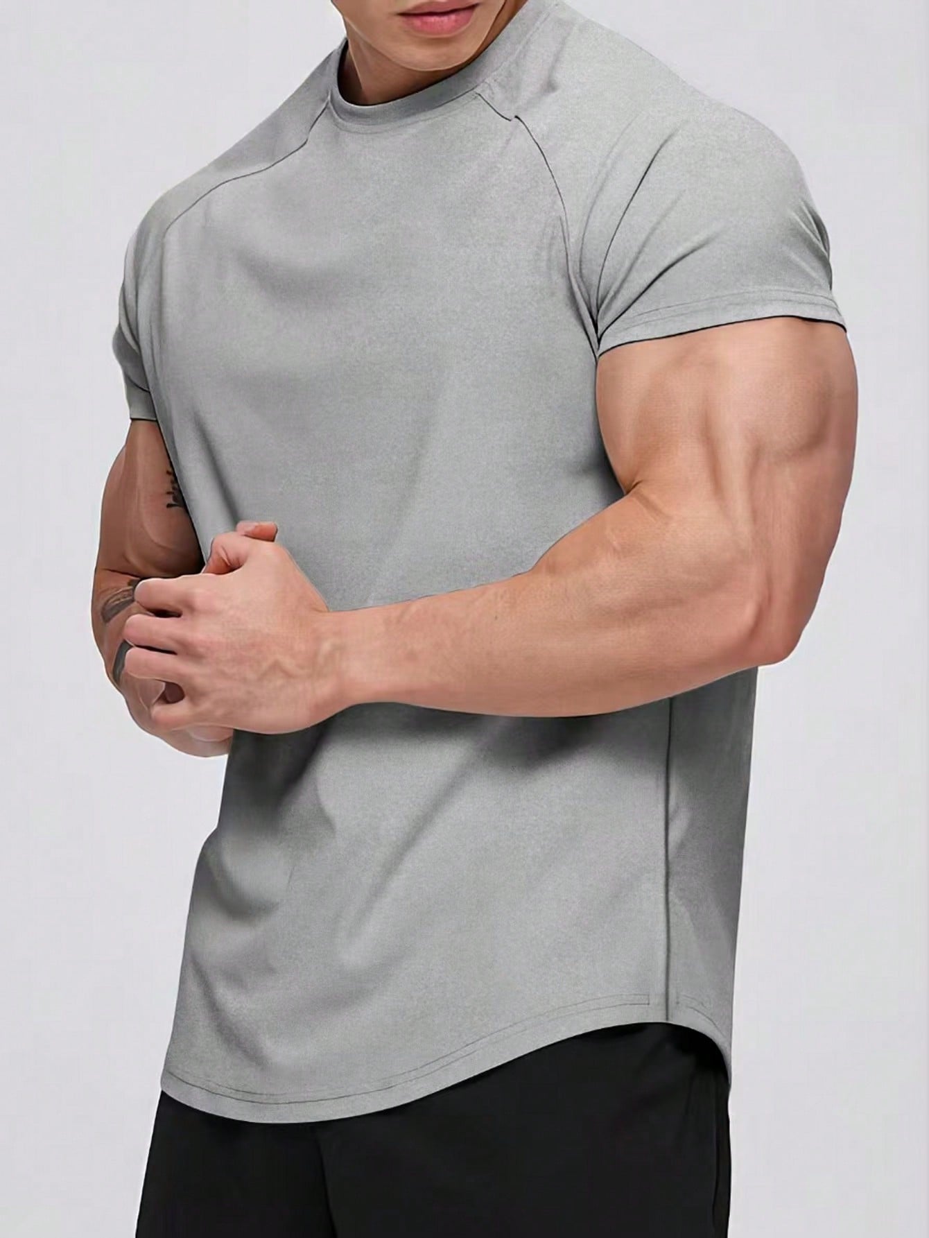 Manfinity Sport PWRUP Boyfriend Style Men Solid Raglan Sleeve Sports Tee Workout Tops Workout Tops Compression Shirt