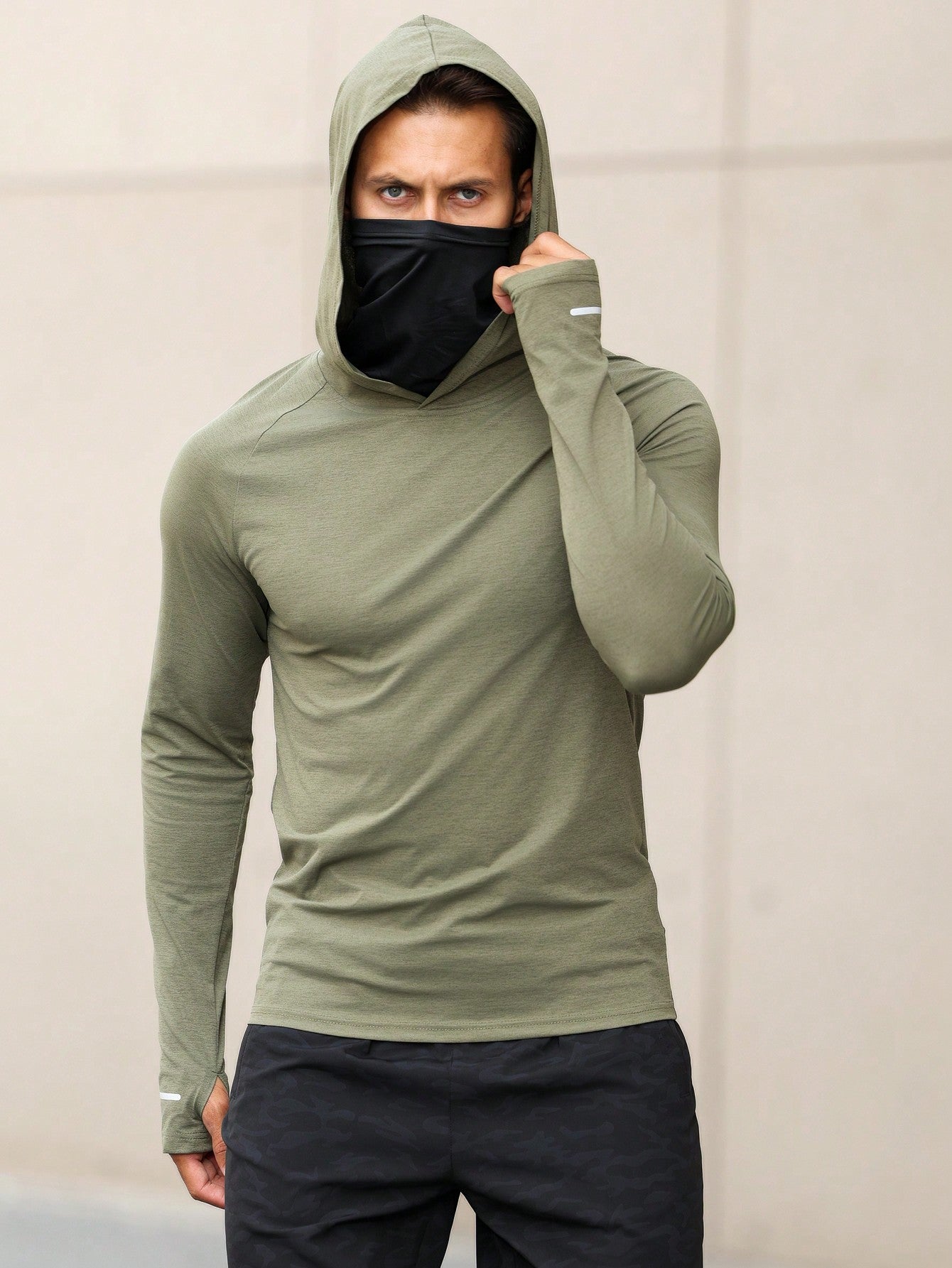 Manfinity Boyfriend Style Men's Solid Color Hooded Finger Sleeve Leisure Sports Sweatshirt Boyfriend Style Men Sweatshirt Balaclava Hoodieninja Hoodiemaskert Active Wearturtle Neck Top Menturtle Neck Long Sleeve Men