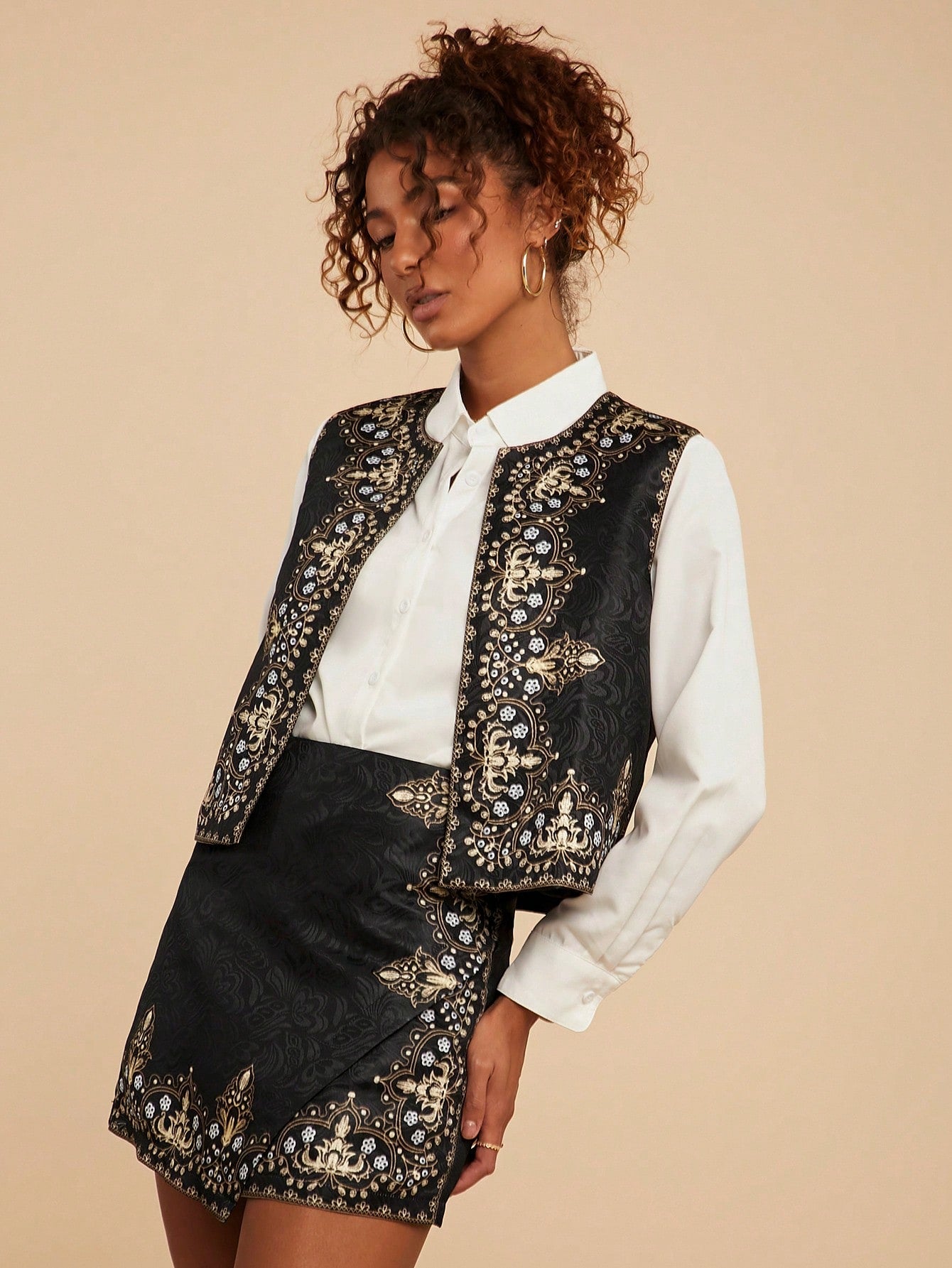 Travachic Bohemian Floral Print Sleeveless Women Jacket