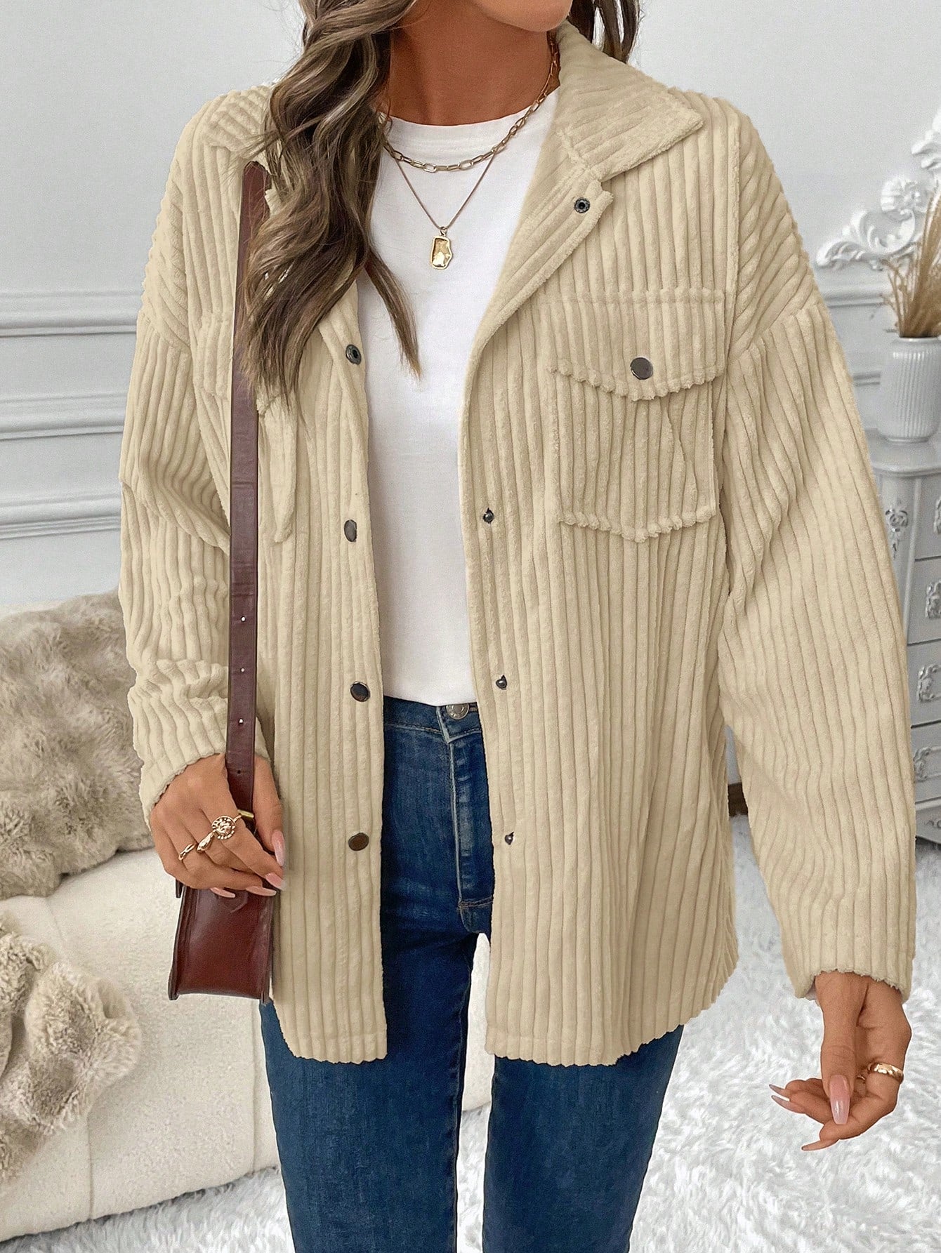 LUNE Notched Collar Metal Buckle Front Dual Pocket Corduroy Texture Shirt Style Jacket, Casual And Elegant Outerwear For Women, Suitable For Autumn And Winter