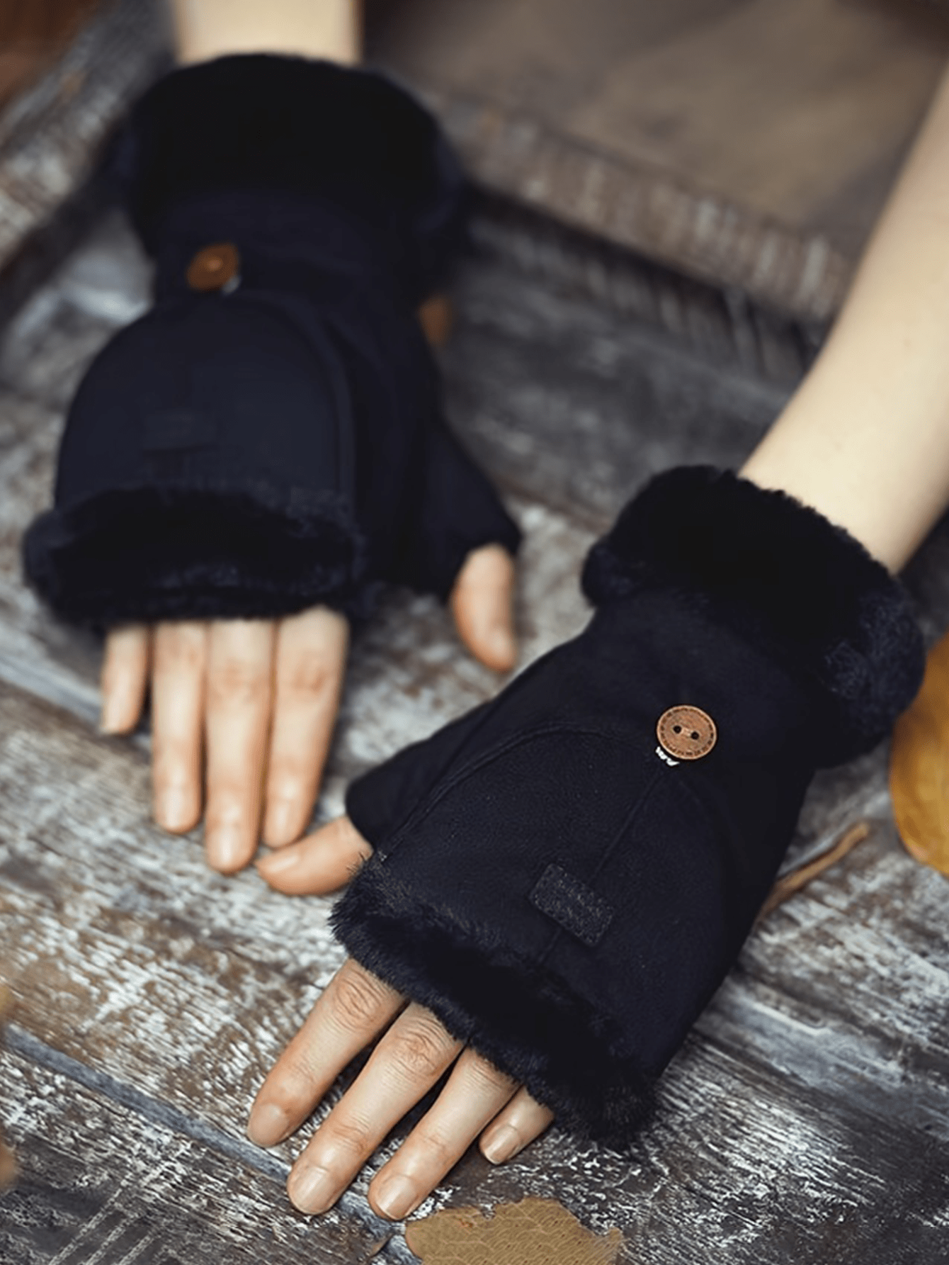 1 Pair Autumn And Winter Warm And Fashionable Touchscreen Compatible Suede Flap Cycling Gloves