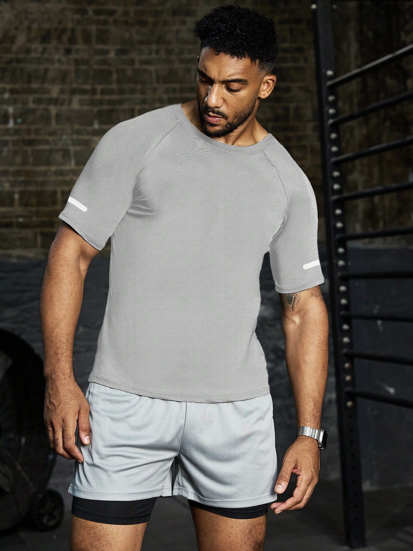 Men's Raglan Short Sleeve Crew Neck Casual Fitness Sports T-Shirt