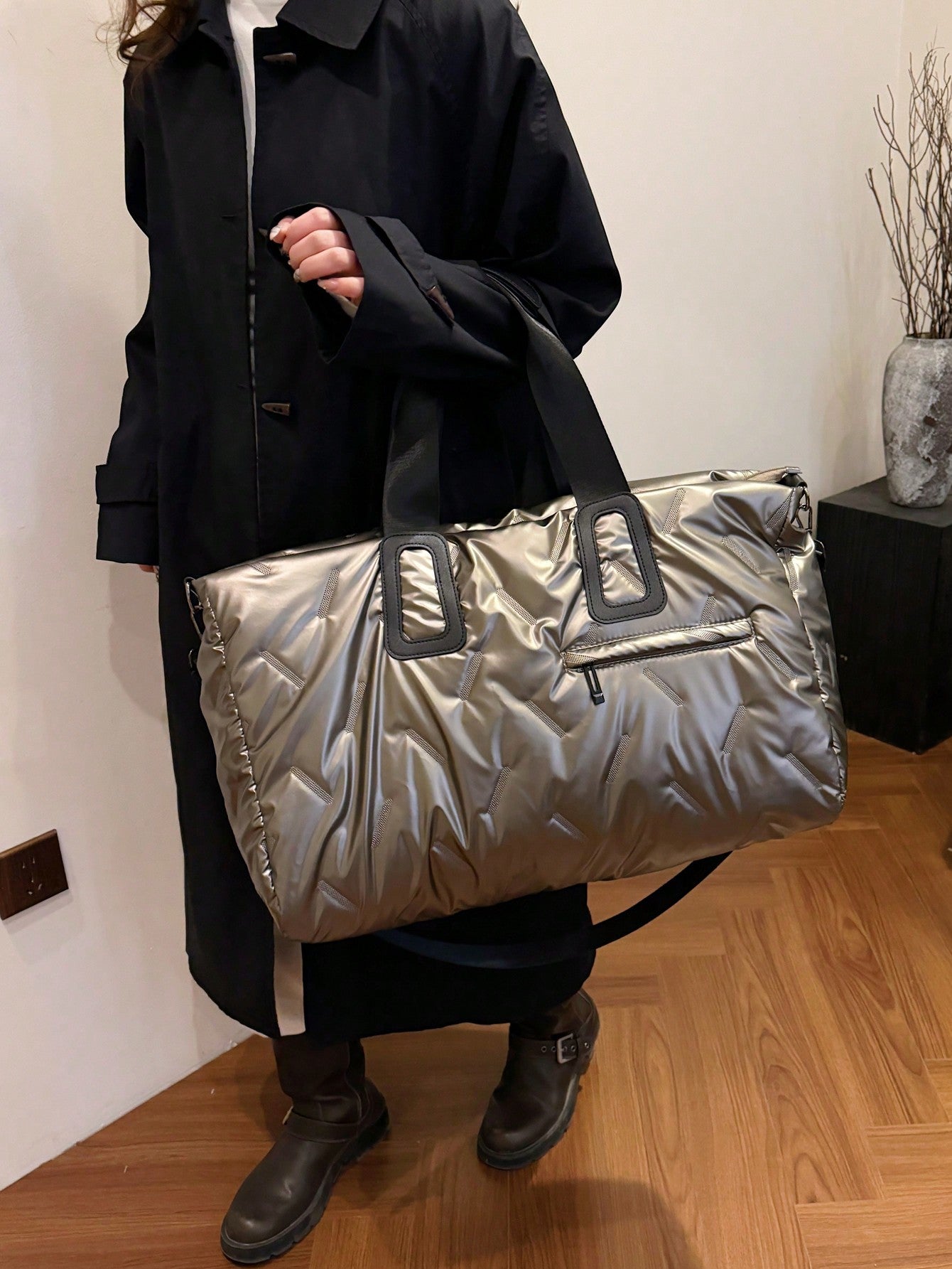 1pc Solid Color Polyester Tote Bag, Zipper Closure Large Capacity Travel Gym Bag, Fashionable And Simple Back To School For Travel Gym Bag For Camping Cruise Essentials For Hiking Back To School For Summer