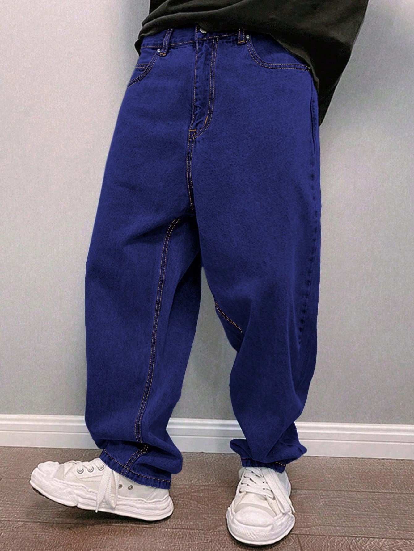 Manfinity Hypemode Loose Fit Men's Straight Leg Jeans With Slant Pockets Baggy Oversize Long Washed Skater Jean Cargo Plain Light Blue Going Out Y2K Friends