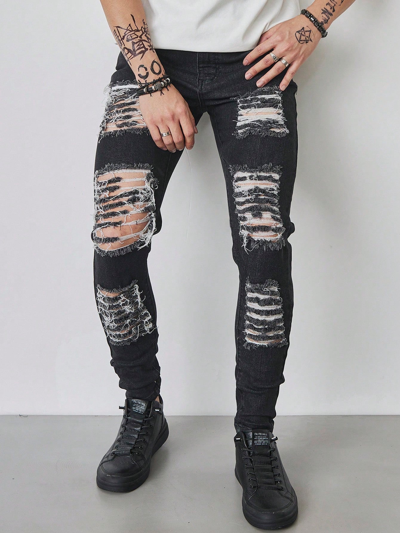 Manfinity LEGND Men Cotton Ripped Frayed Jeans Plain Slim Fit Long Plain Black Cargo Jeans, For Husband, Boyfriend Gifts
